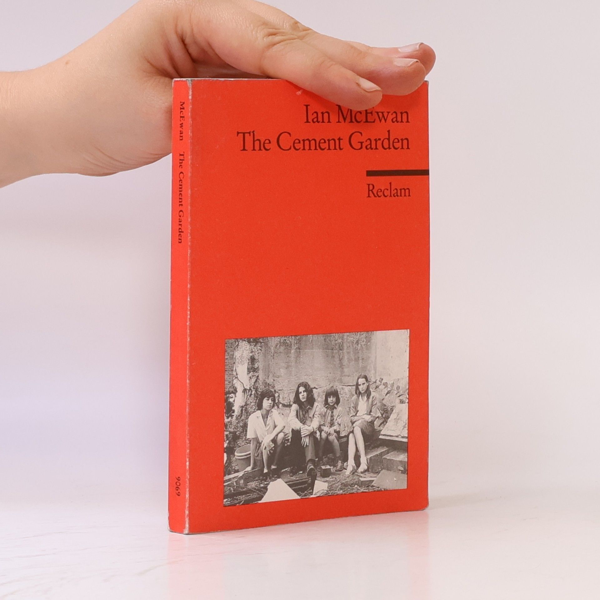 Ian McEwan The cement garden