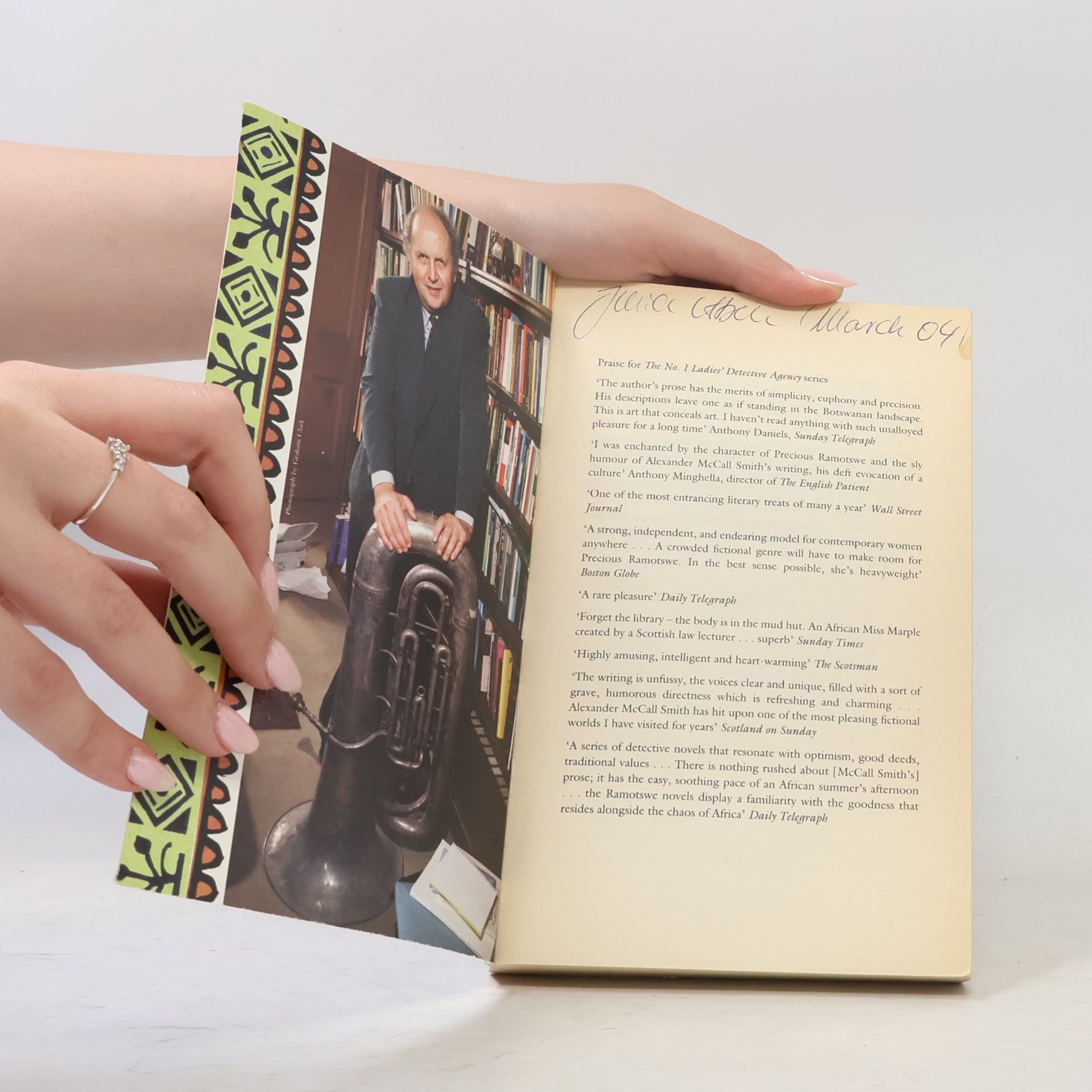 Alexander McCall Smith Morality for beautiful girls