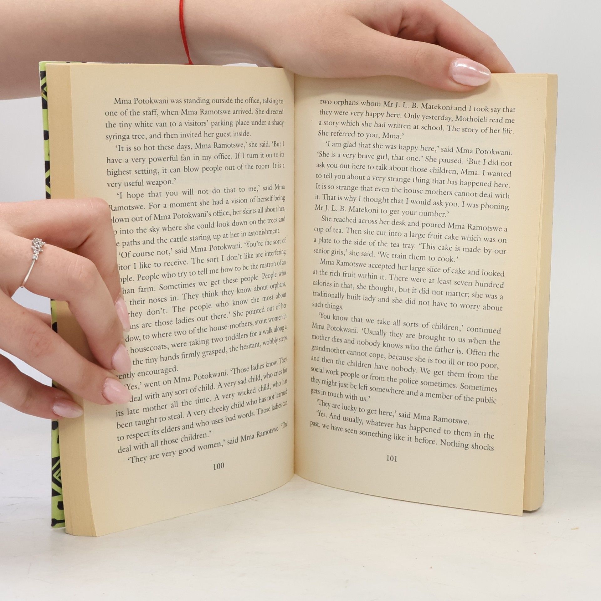 Alexander McCall Smith Morality for beautiful girls