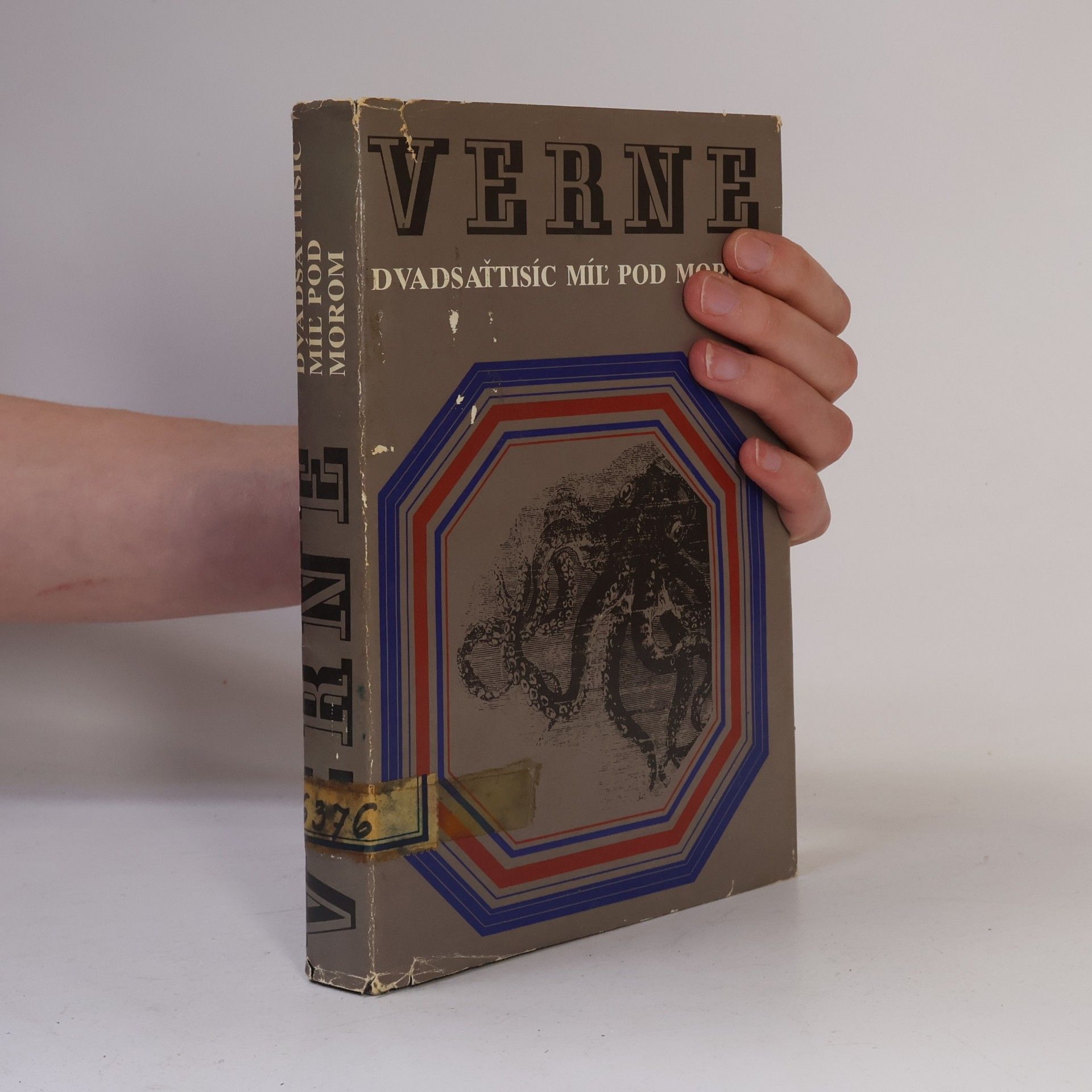 Jules Verne Dvadsaťtisíc míľ pod morom