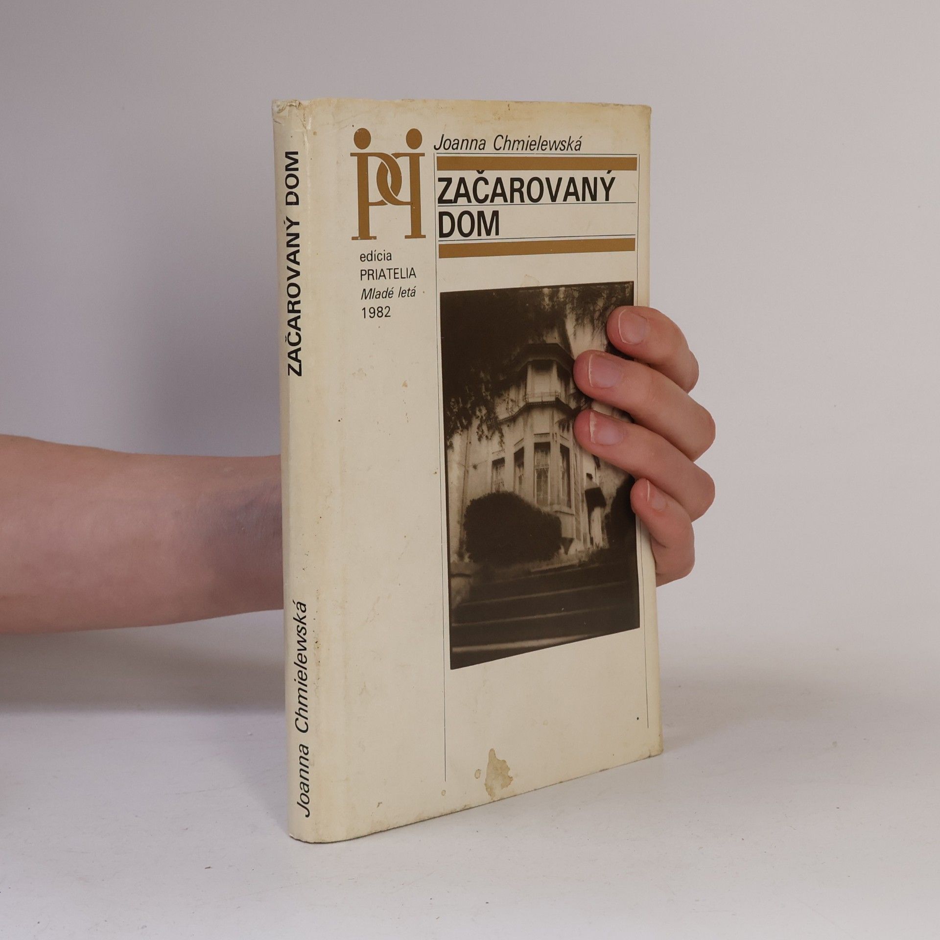 Joanna Chmielewska Začarovaný dom
