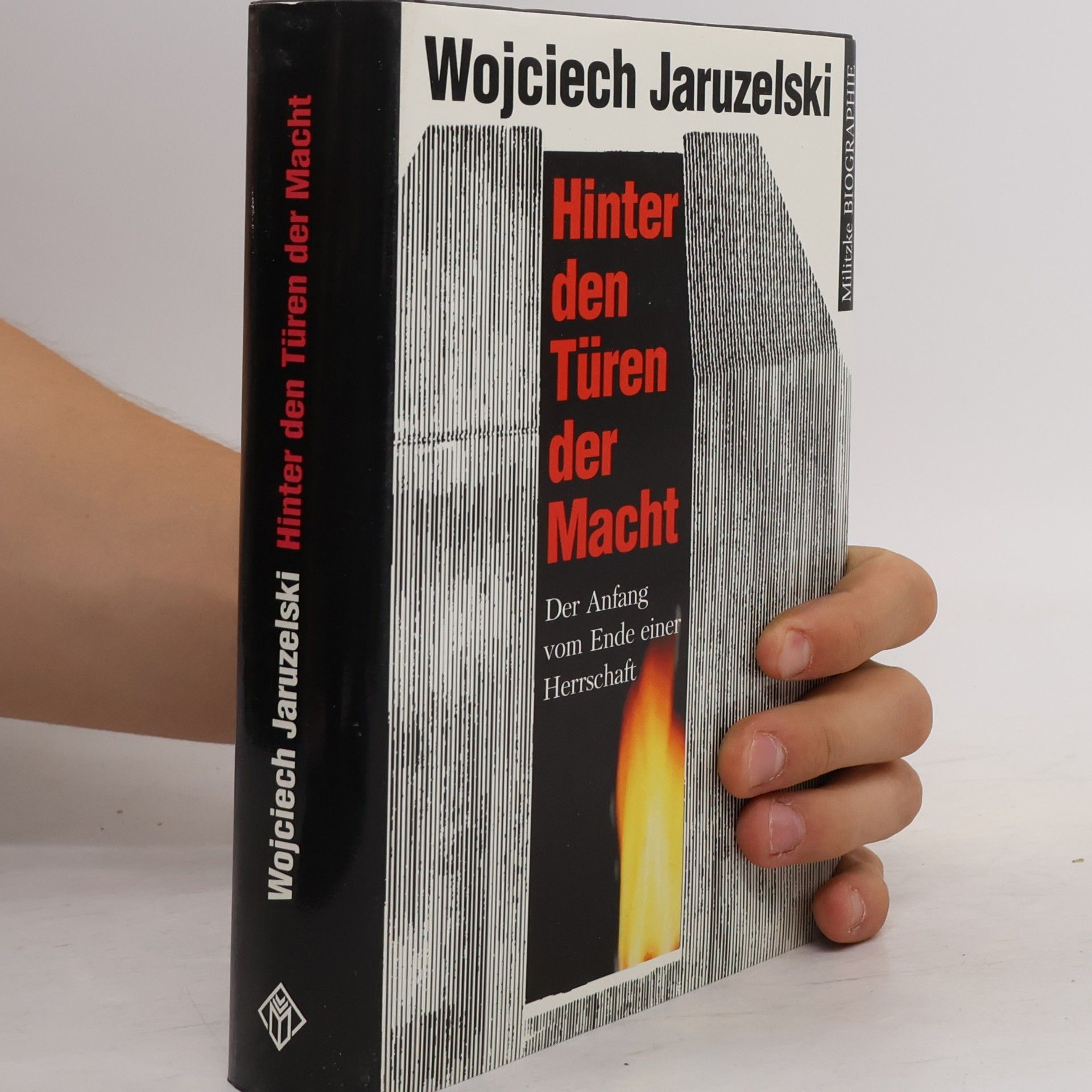 Hinter den Türen der Macht