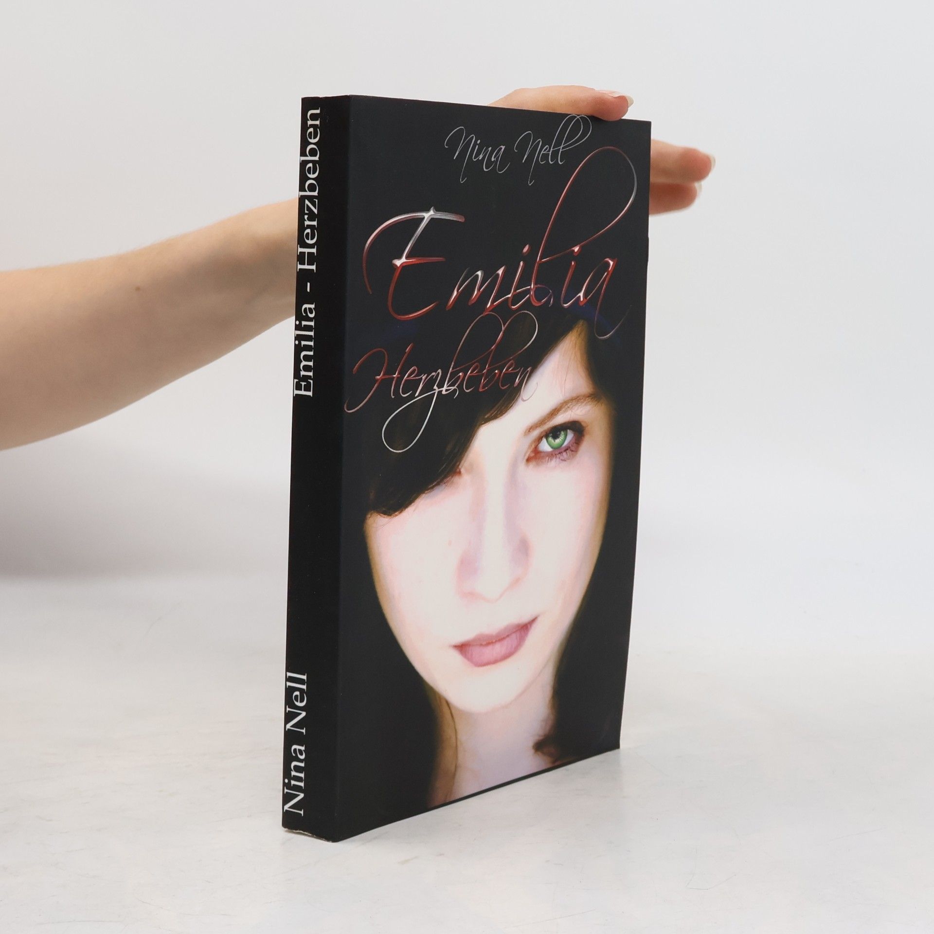 Nina Nell Emilia - Herzbeben