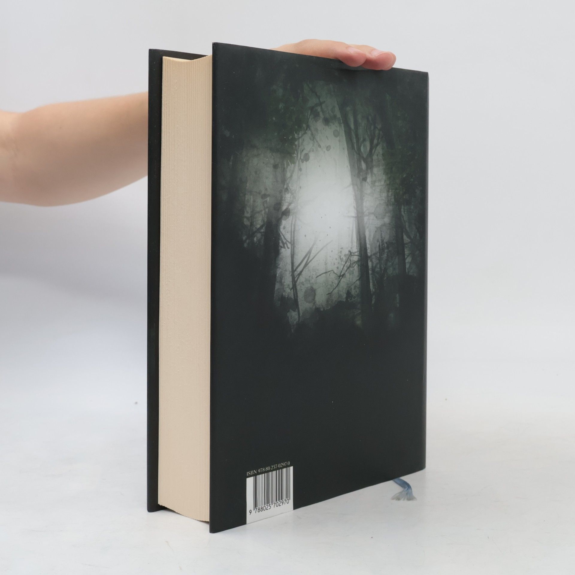 Tana French V lesích
