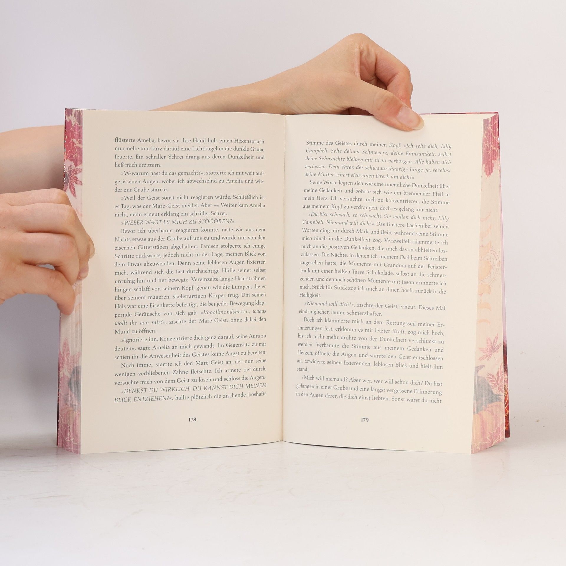Julia Kuhn Ravenhall Academy 2: Erwachte Magie