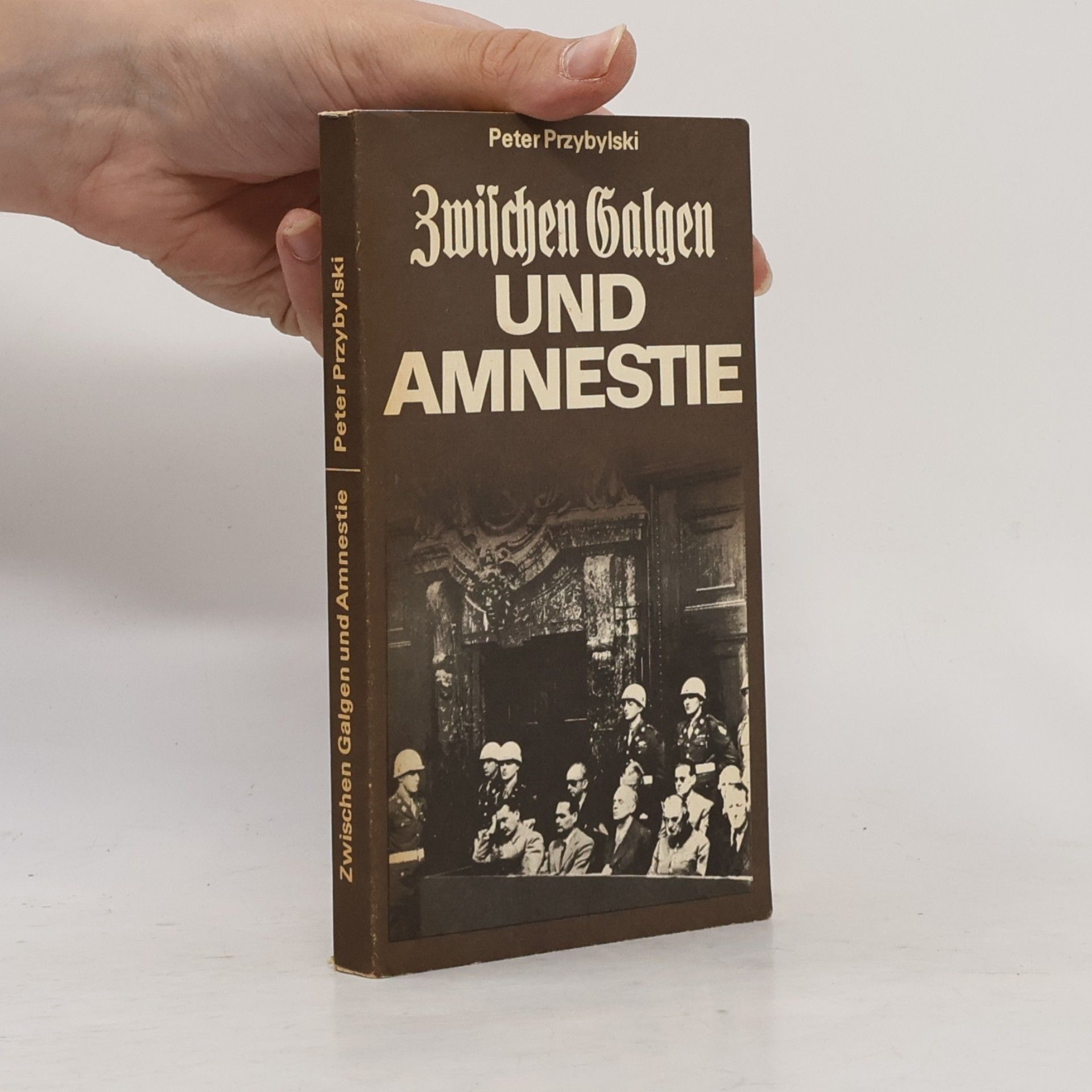 Zwischen Galgen und Amnestie