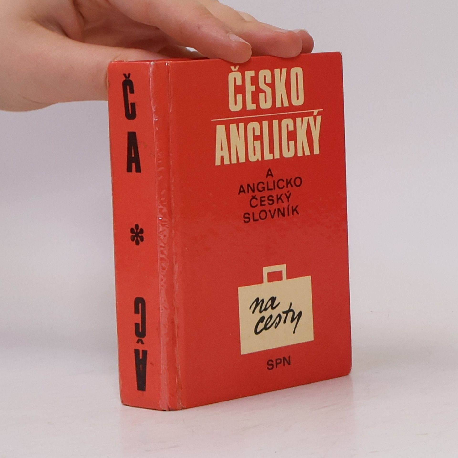 Věra Kolafová Česko-anglický a anglicko-český slovník na cesty