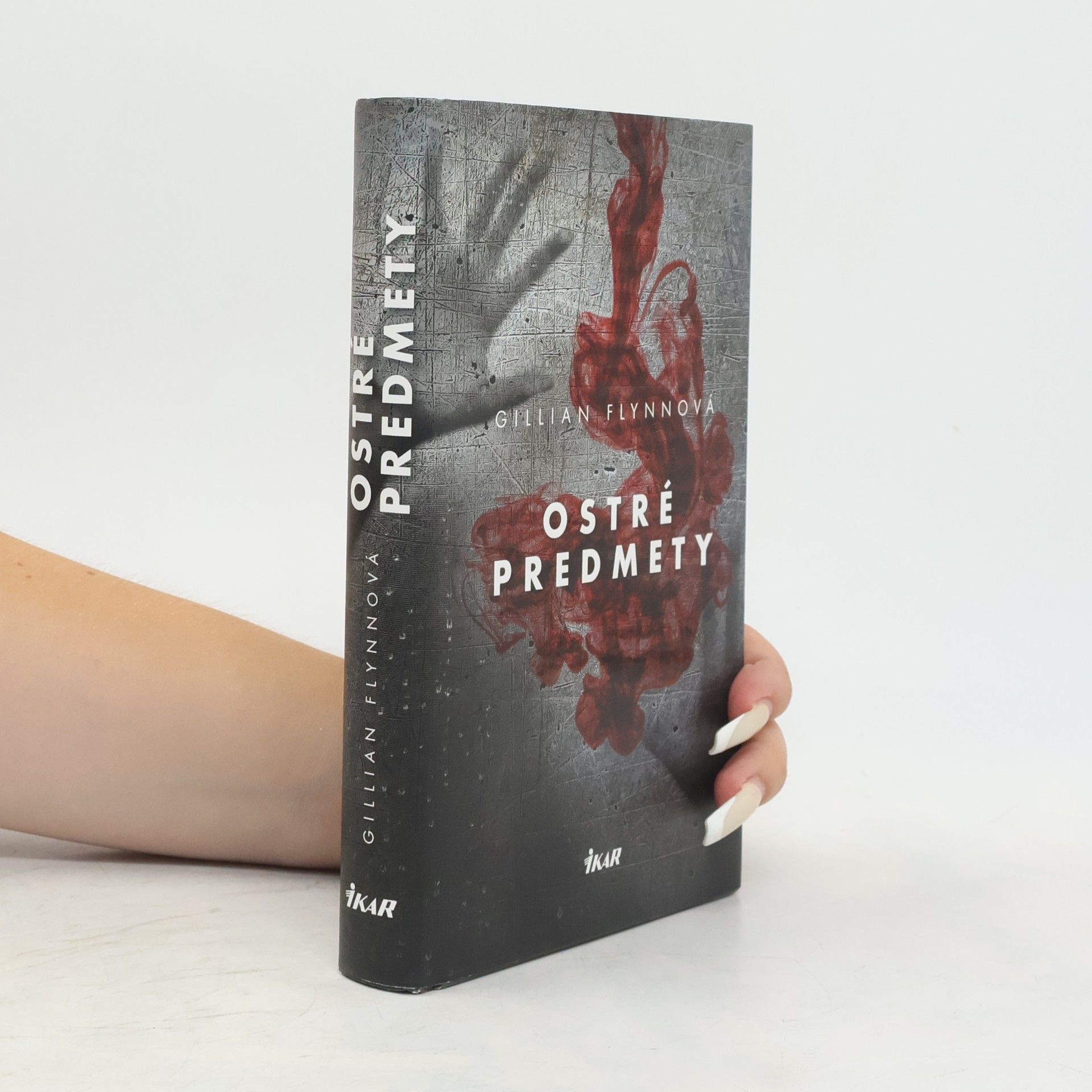 Gillian Flynn Ostré predmety
