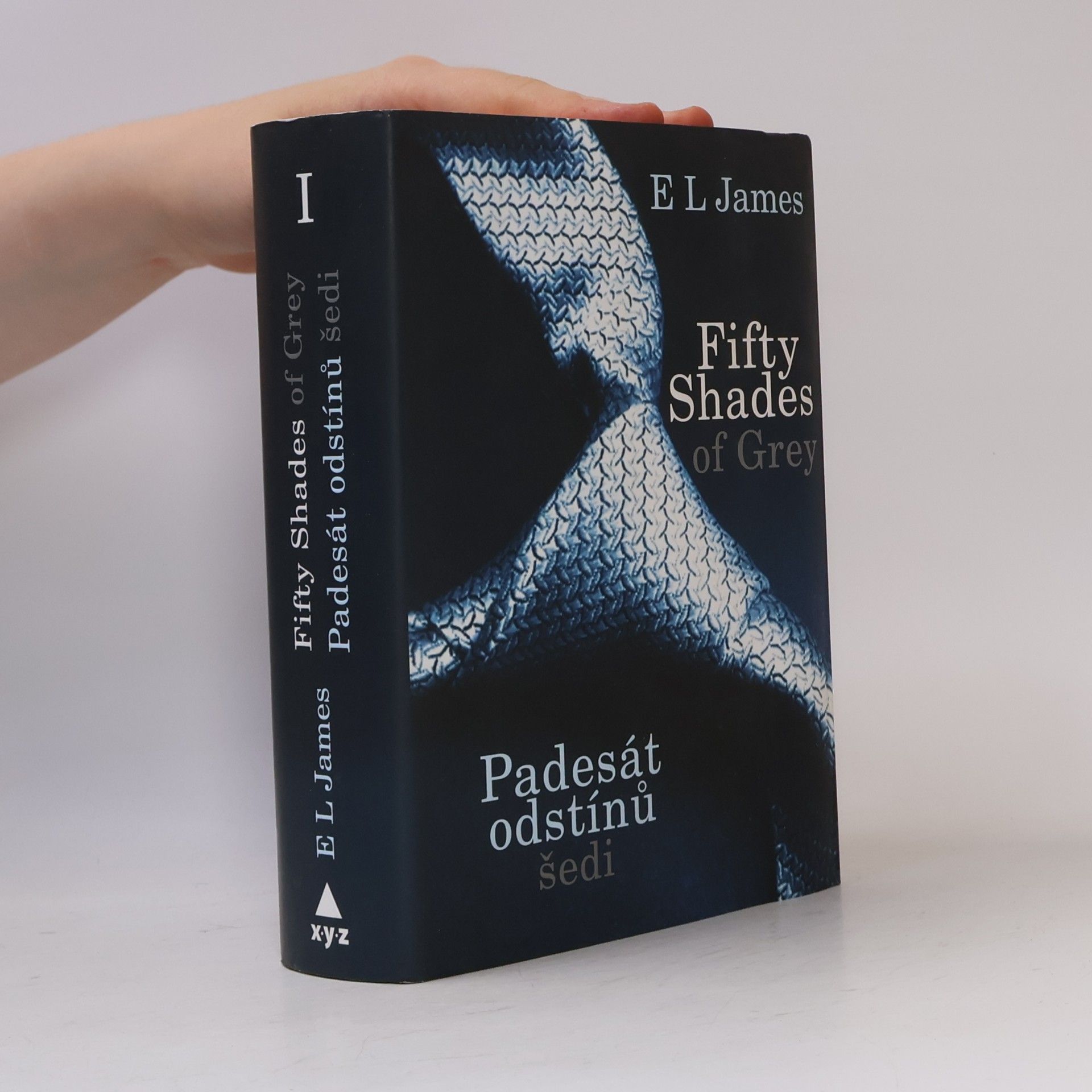 E. L. James Padesát odstínů šedi