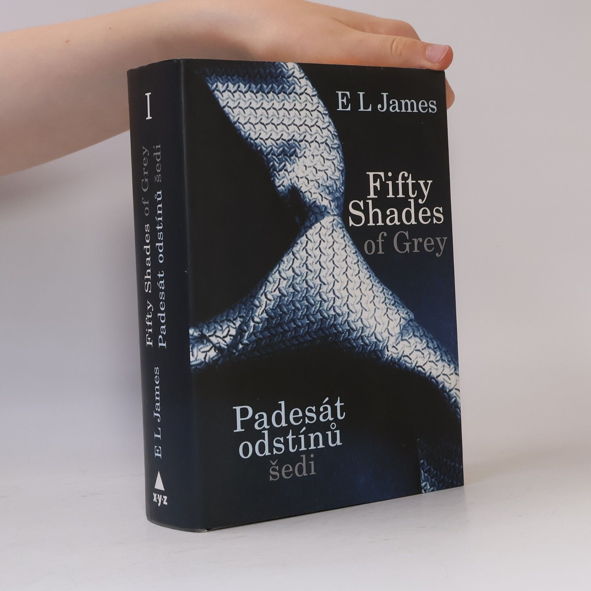E. L. James Padesát odstínů šedi