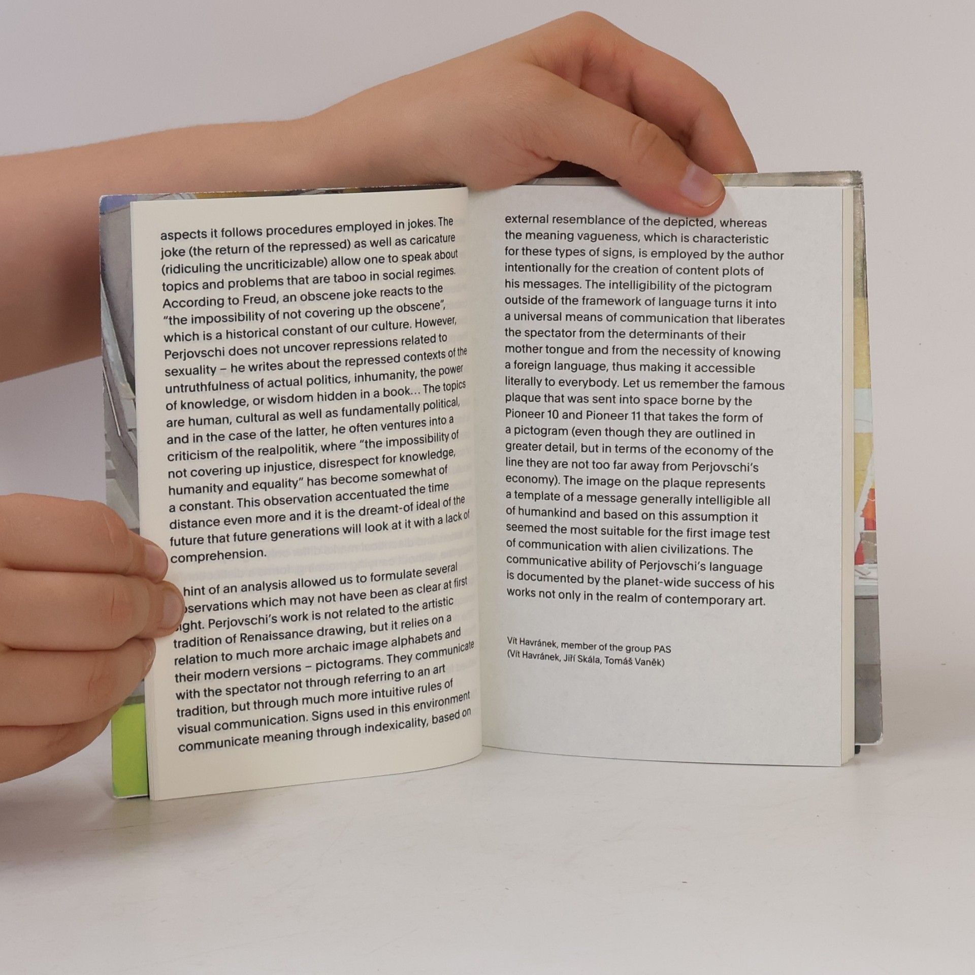 Dan Perjovschi Textové kresby. Drawing text