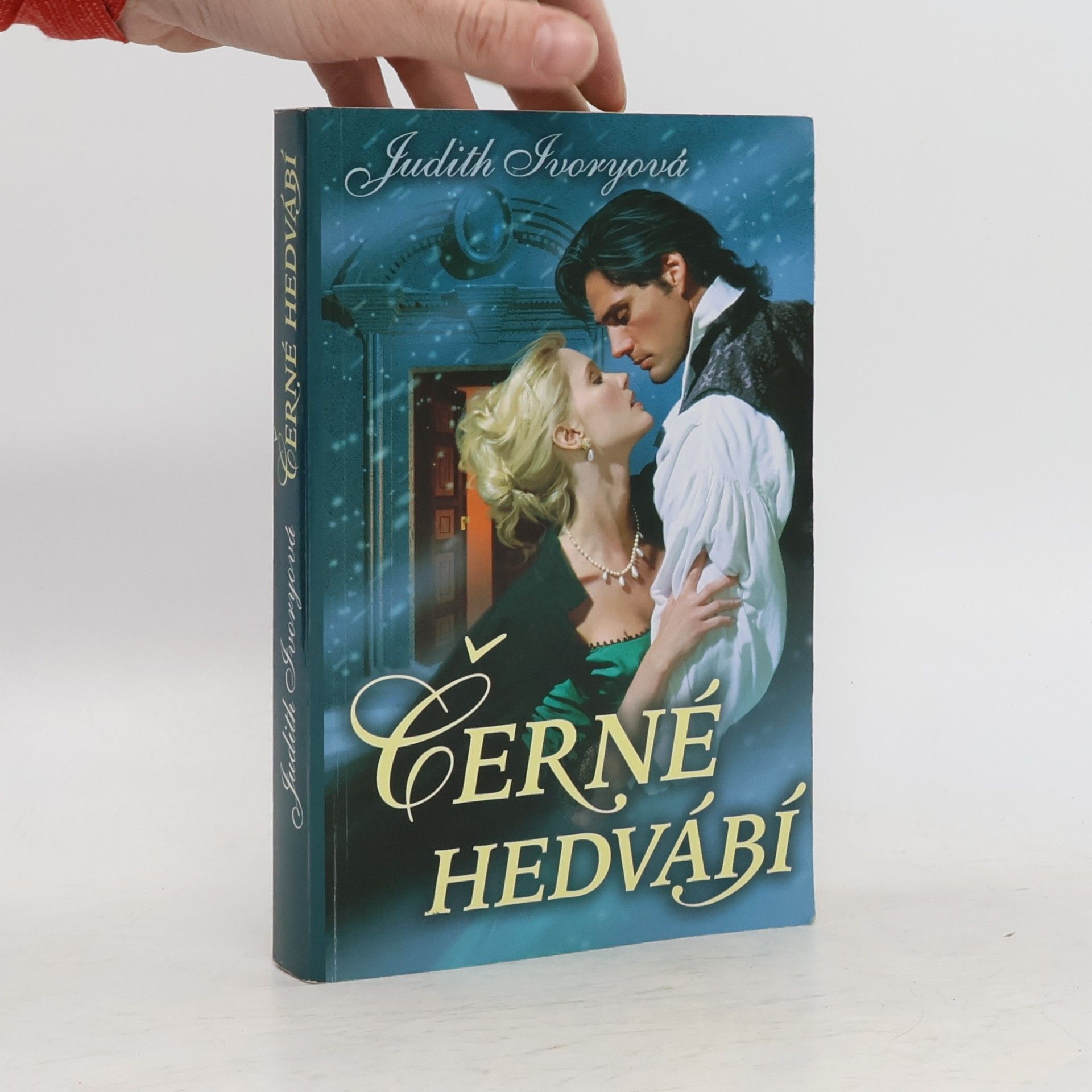 Judith Ivory Černé hedvábí