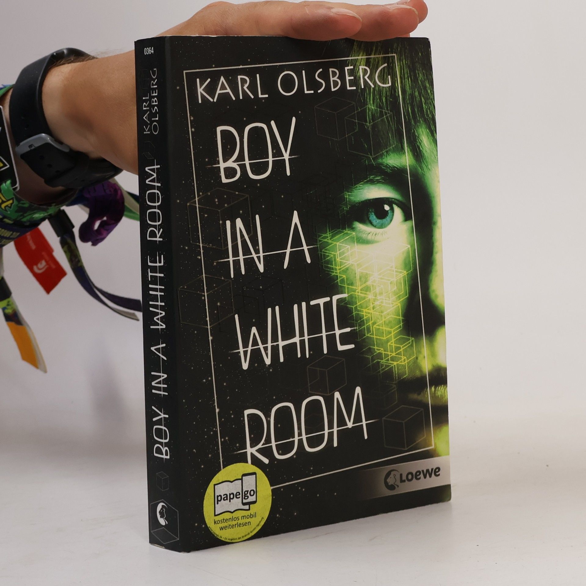 Karl Olsberg Boy in a white room