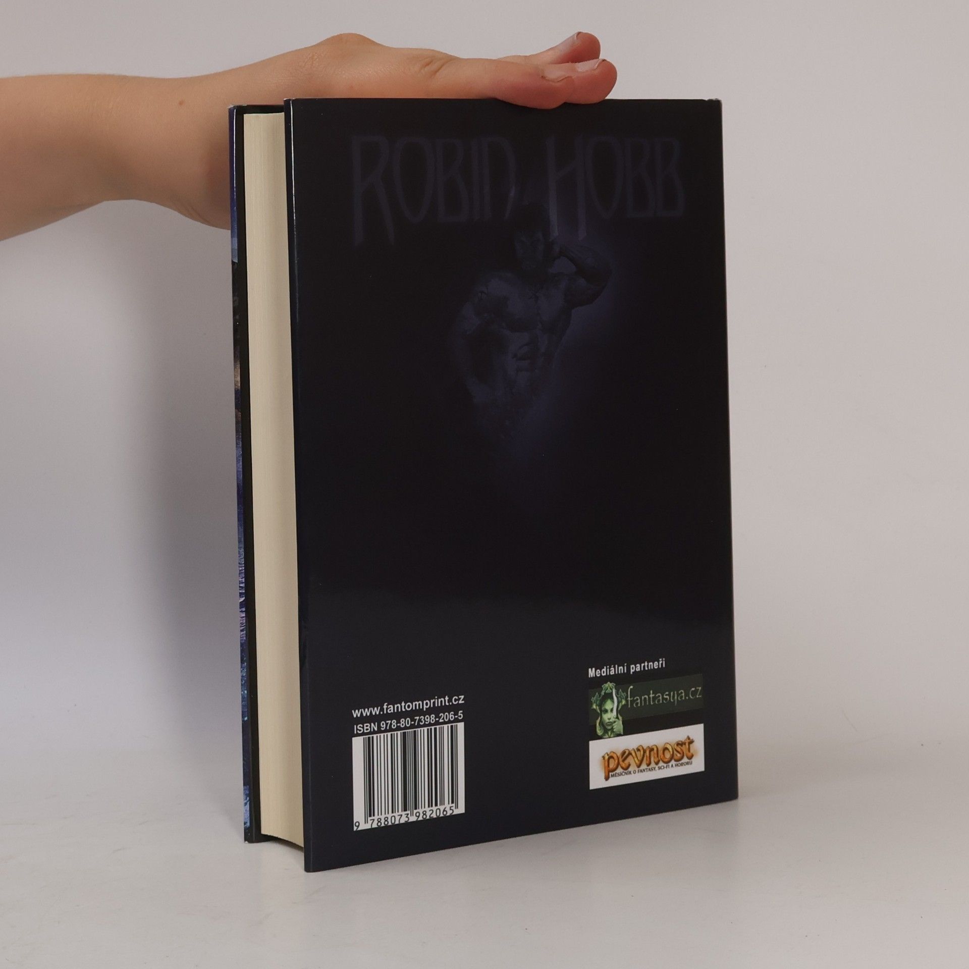 Robin Hobb Šílená loď. Živé lodě II