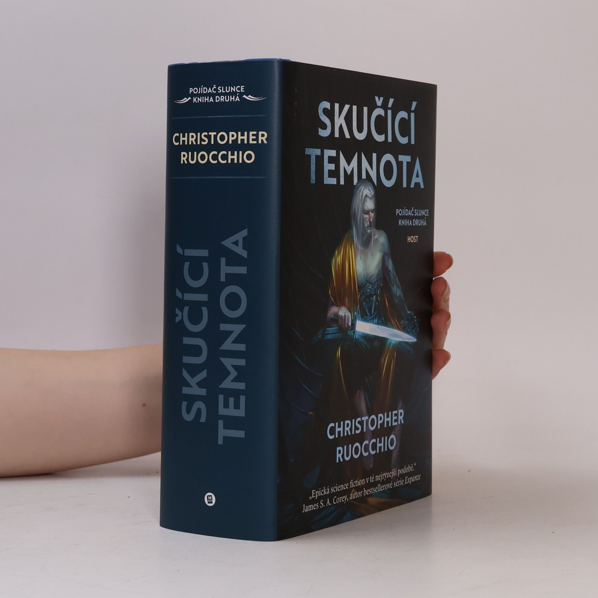 Christopher Ruocchio Skučící temnota