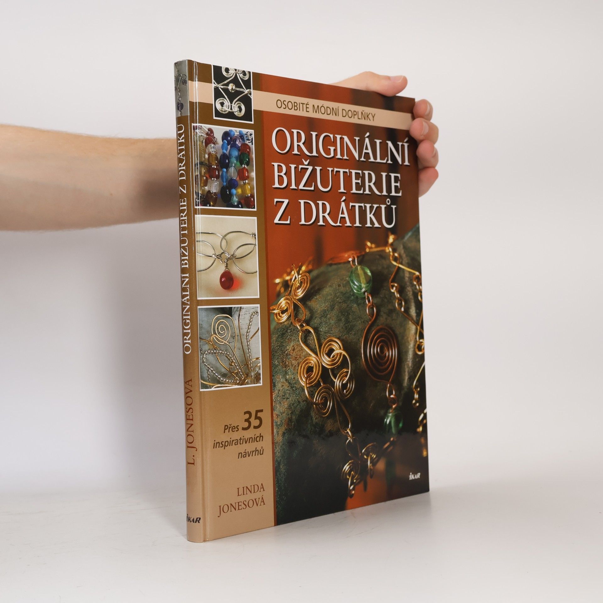 Linda Jones Originální bižuterie z drátků. Osobité módní doplňky