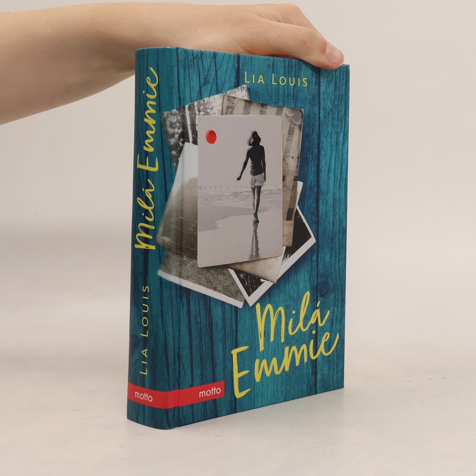 Lia Louis Milá Emmie