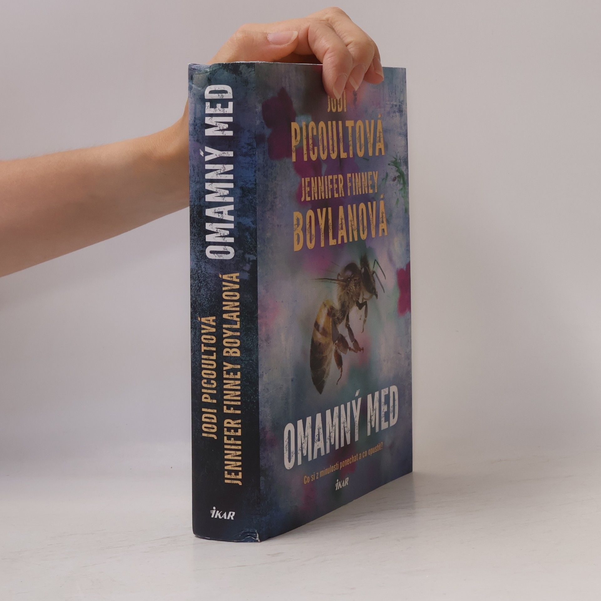 Jodi Picoult Omamný med