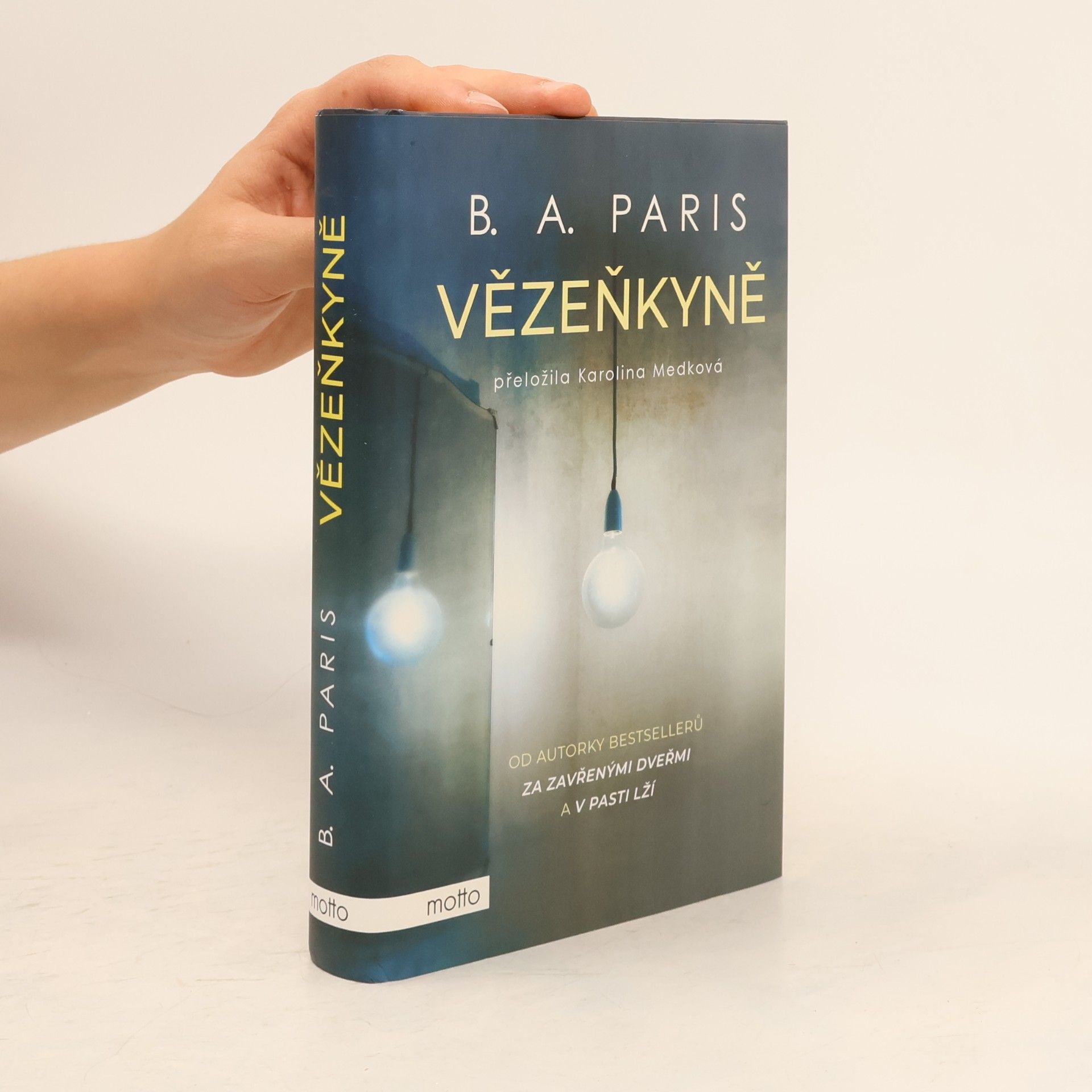 B.A. Paris Vězenkyně