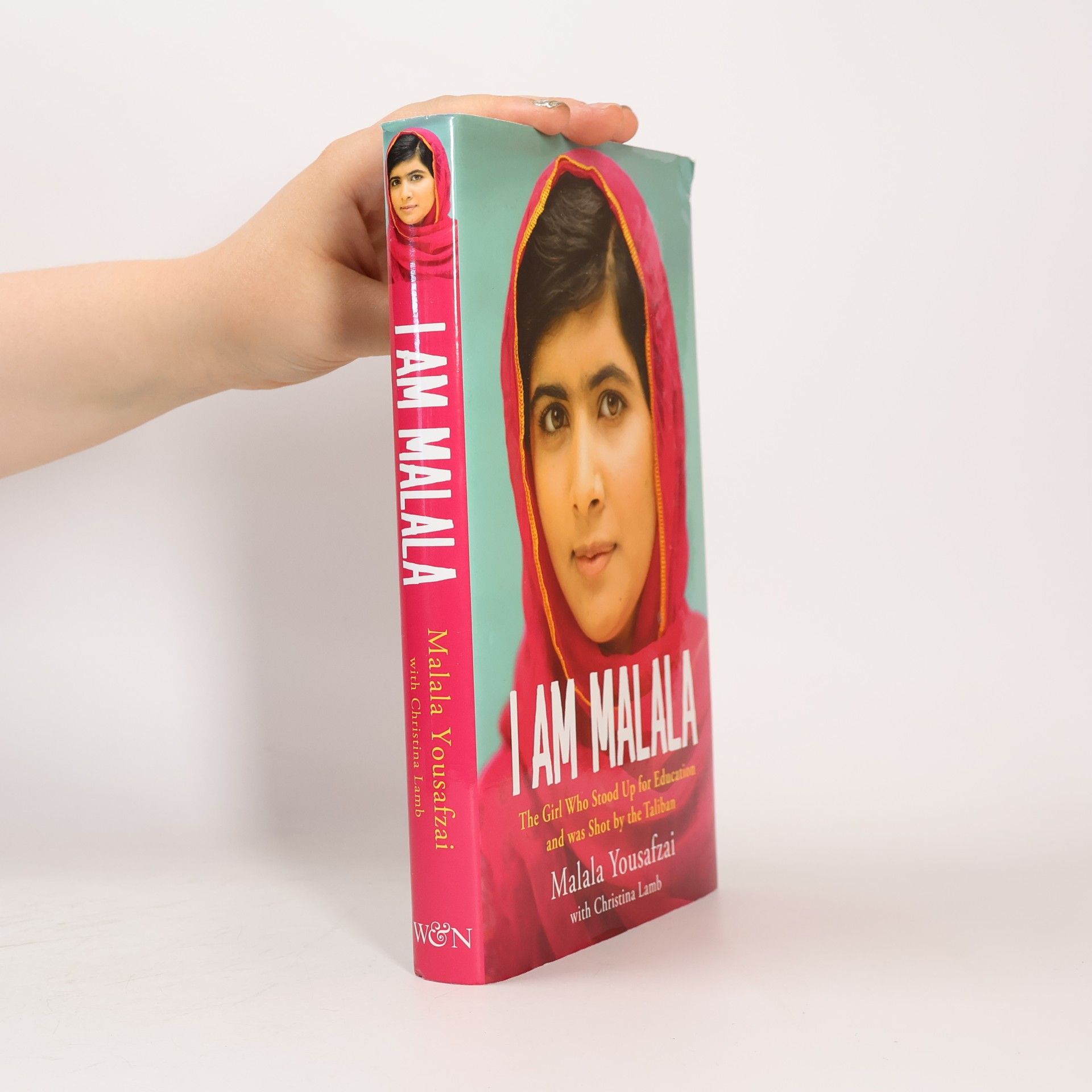 Malala Yousafzai I am Malala : the girl who stood up for education and was shot by the Taliban