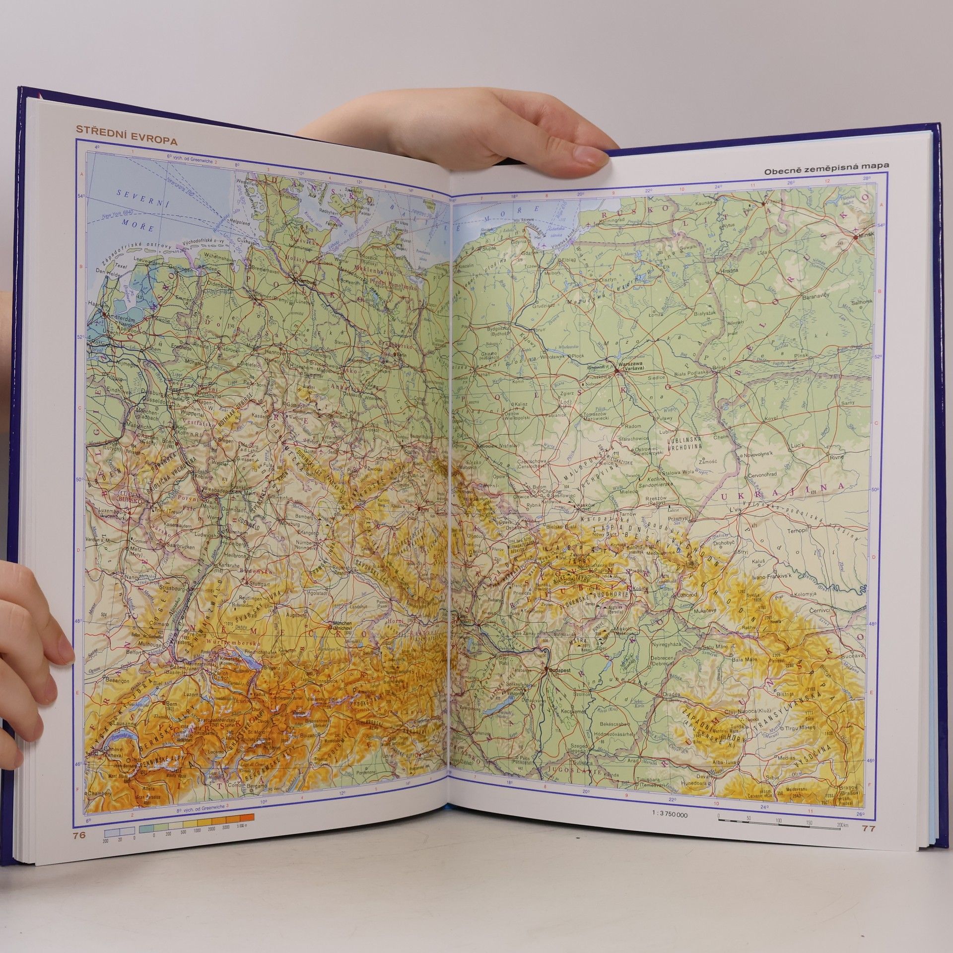 Auteurscollectief Školní atlas světa