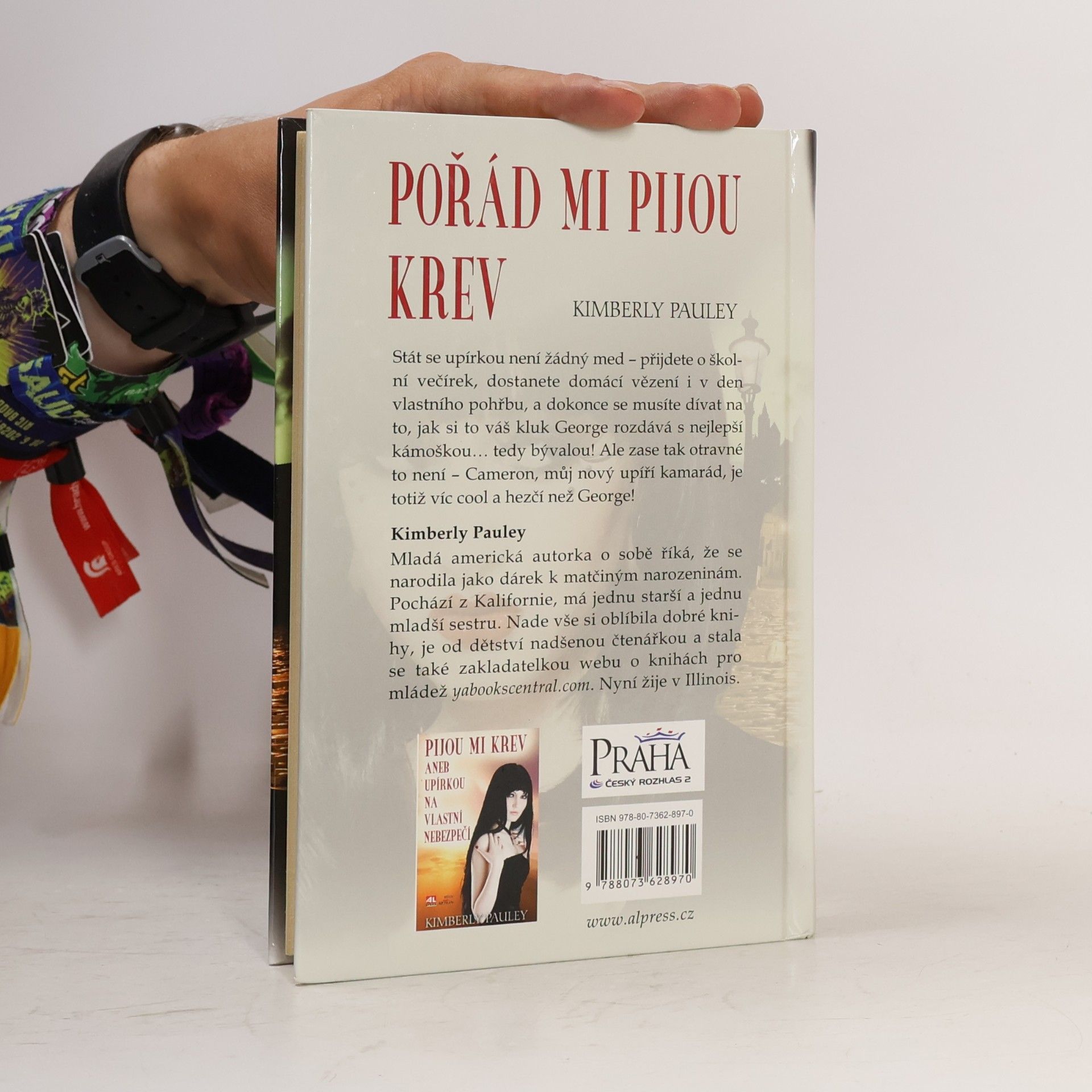 Kimberly Pauley Pořád mi pijou krev