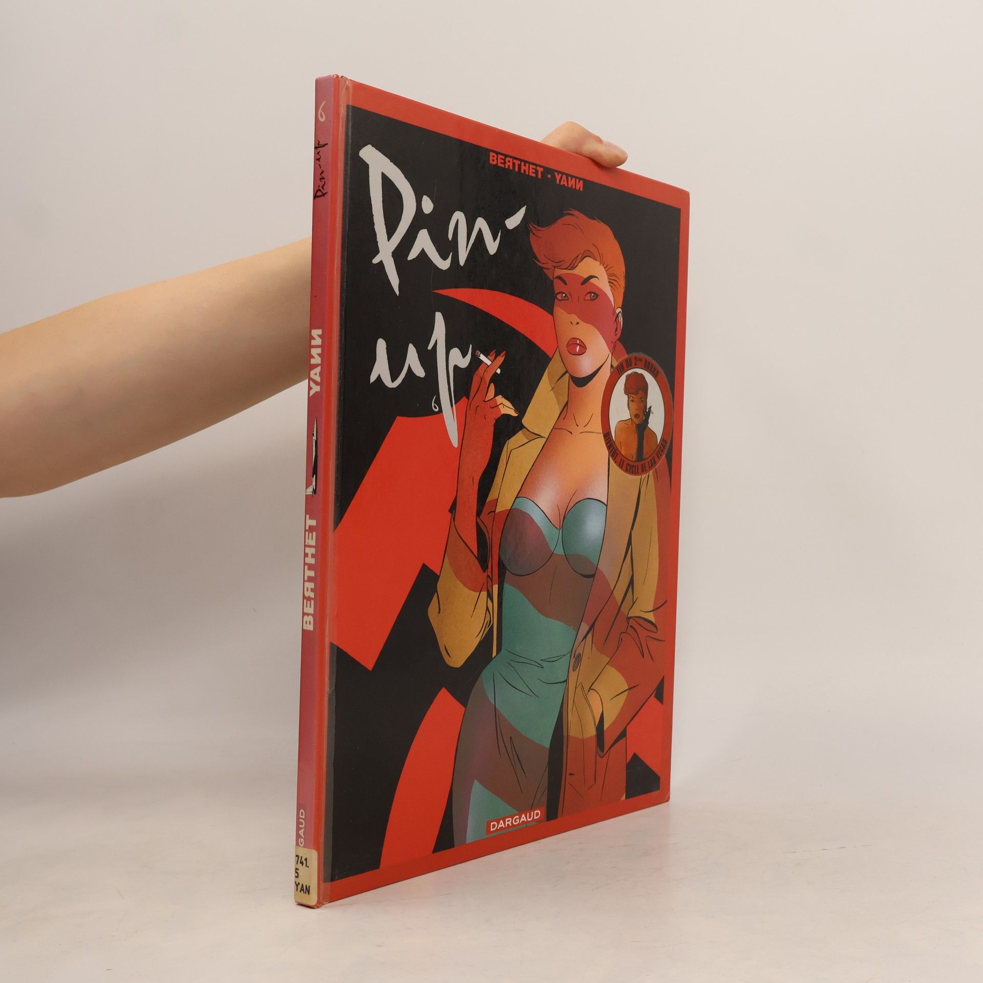 Topaze Pin-up