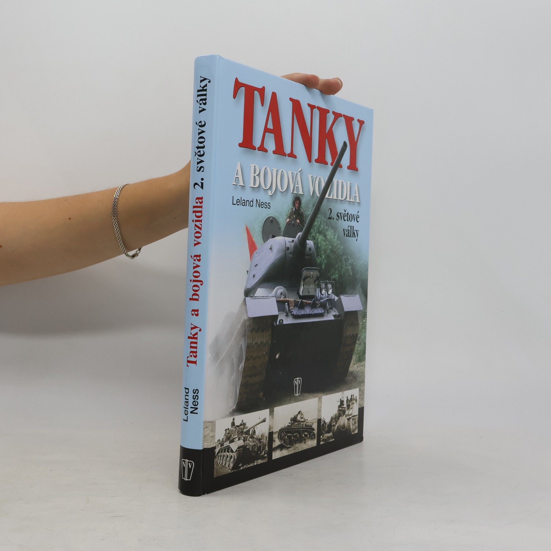 Leland S. Ness Tanky a bojová vozidla 2. světové války
