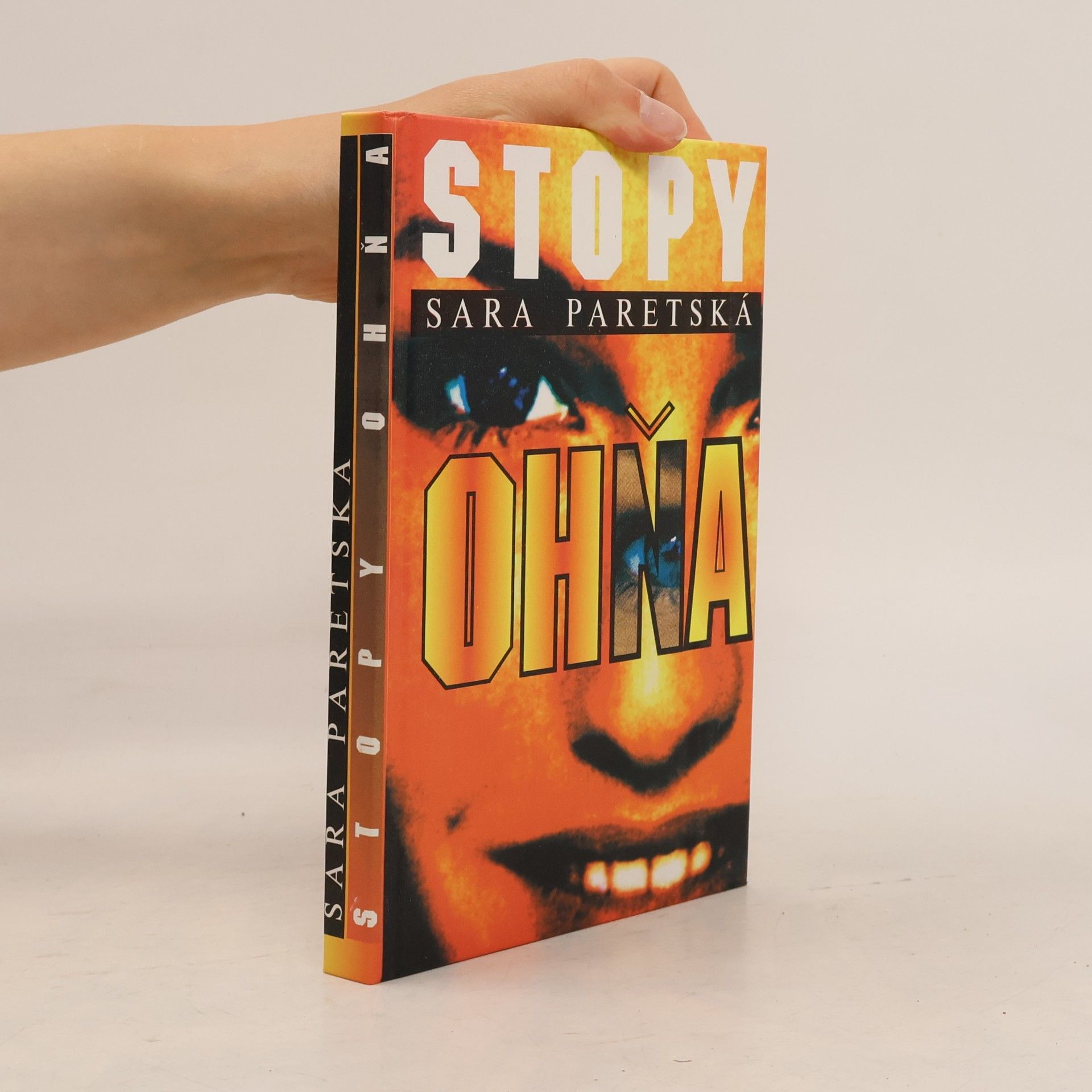 Sara Paretsky Stopy ohňa