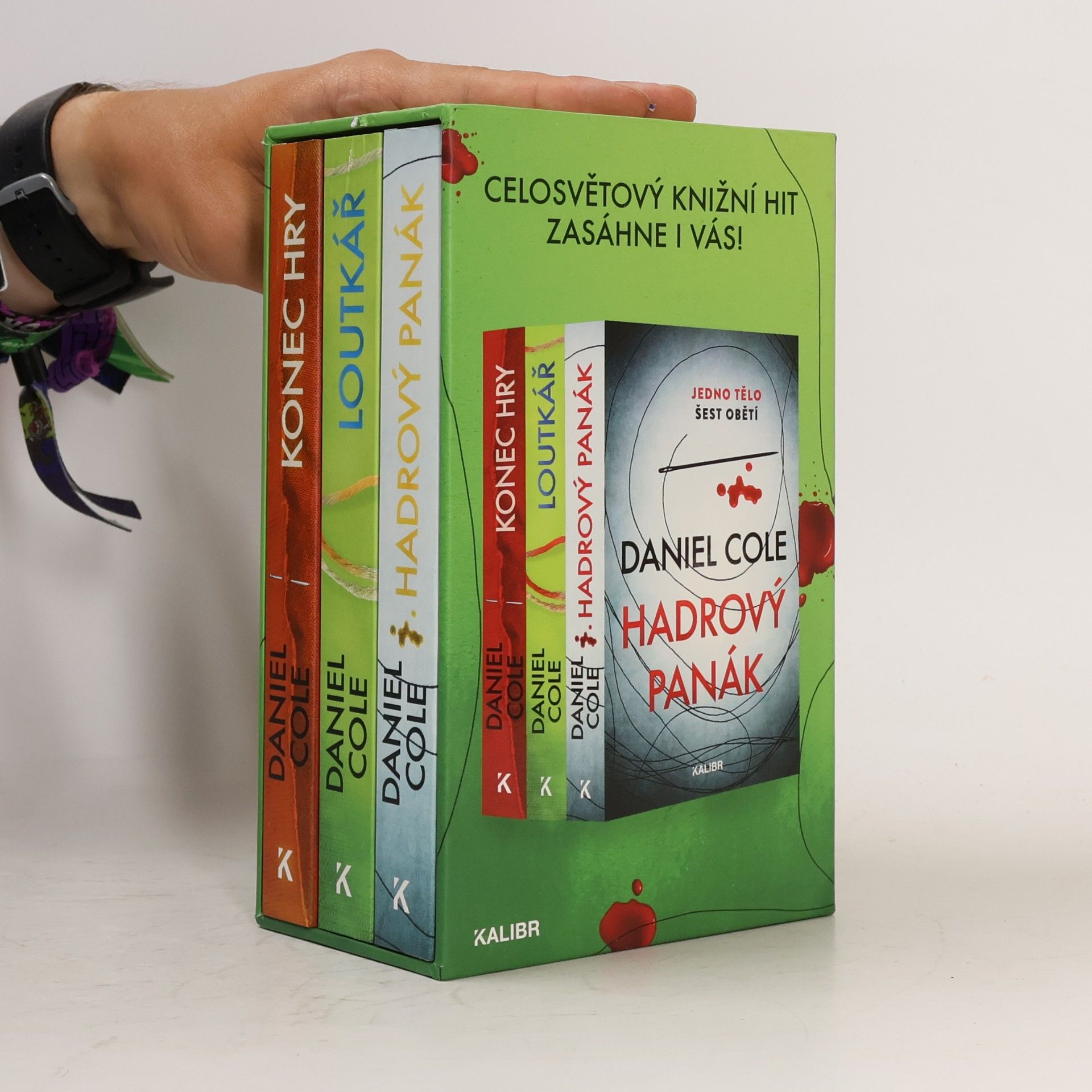 Daniel Cole 3 x Daniel Cole. Hadrový panák. Loutkář. Konec hry.