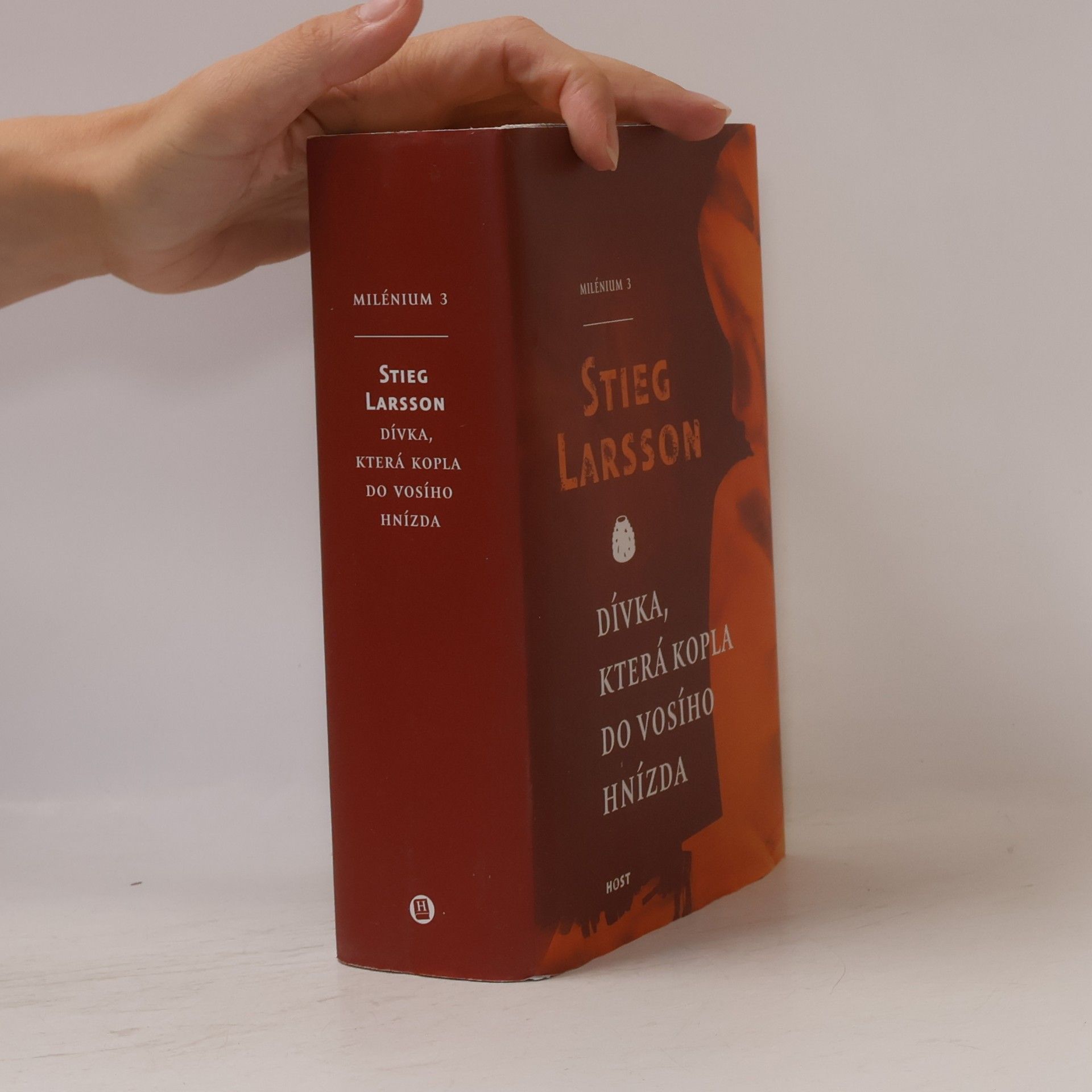 Stieg Larsson Dívka, která kopla do vosího hnízda