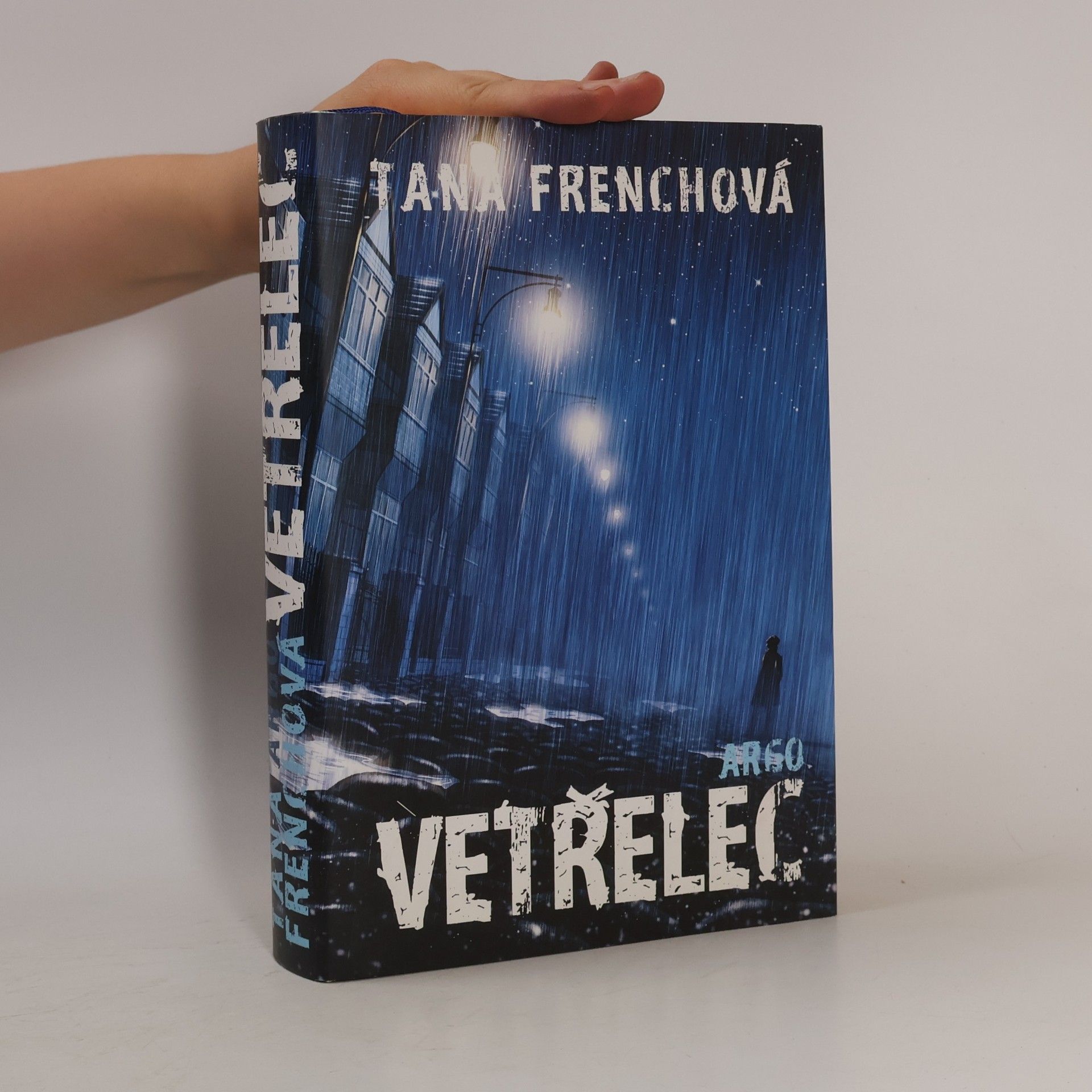 Tana French Vetřelec