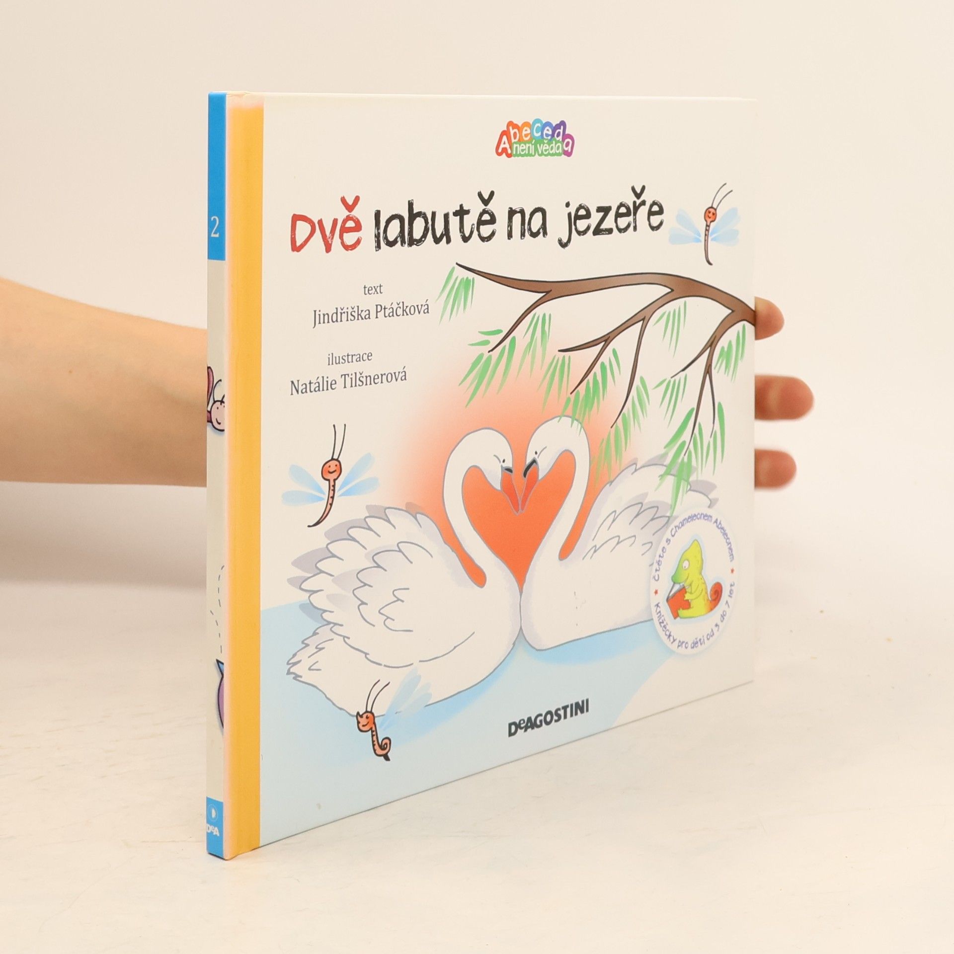 Jindřiška Ptáčková Dvě labutě na jezeře