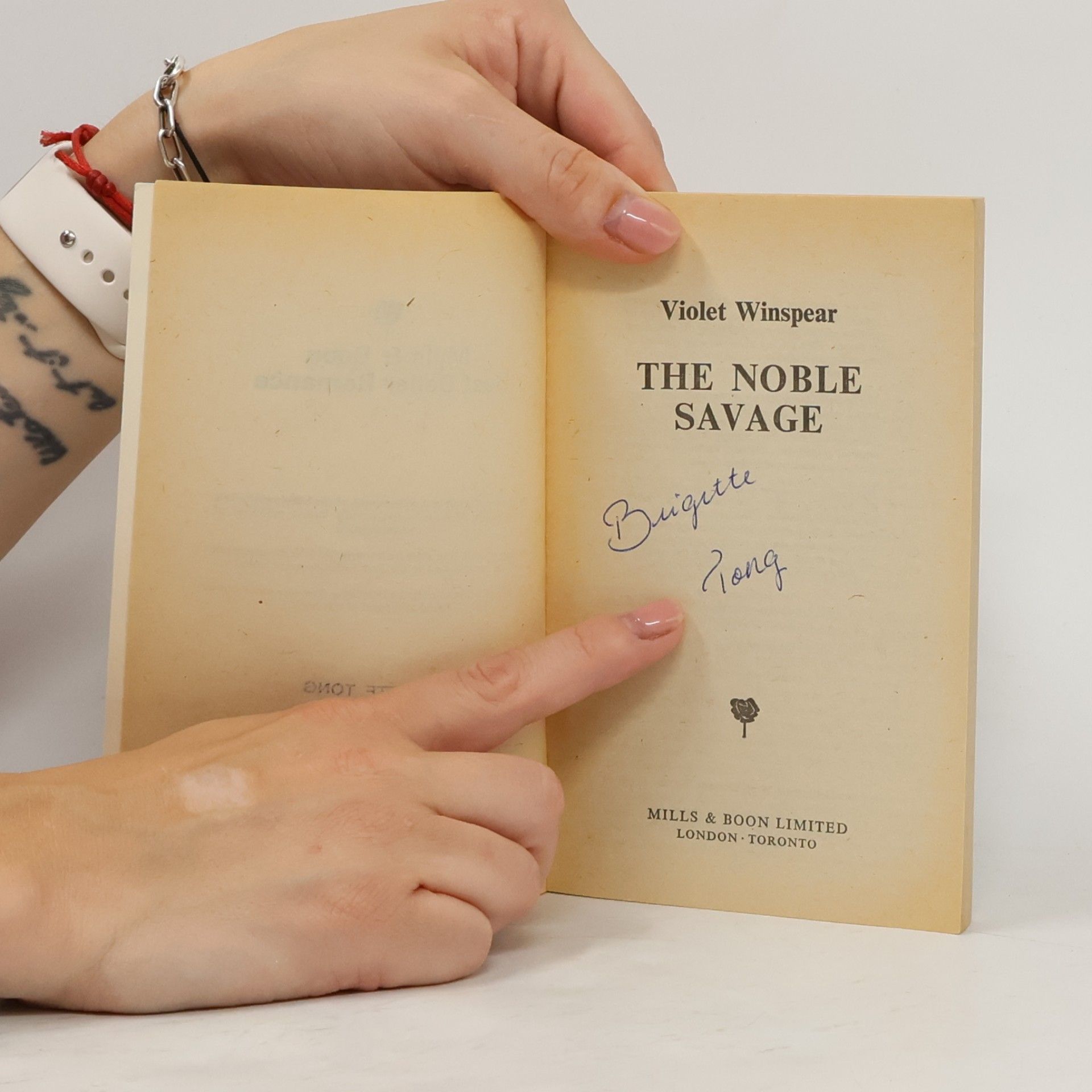 Violet Winspear Best Seller Romance: Noble Savage