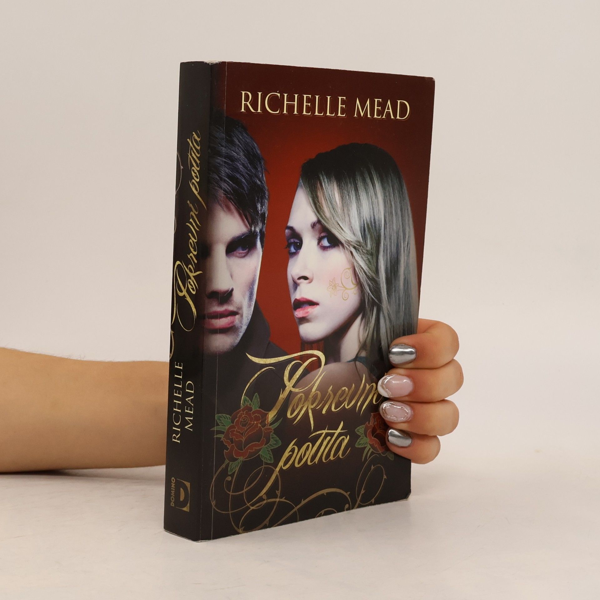 Richelle Mead Pokrevní pouta. 1. díl