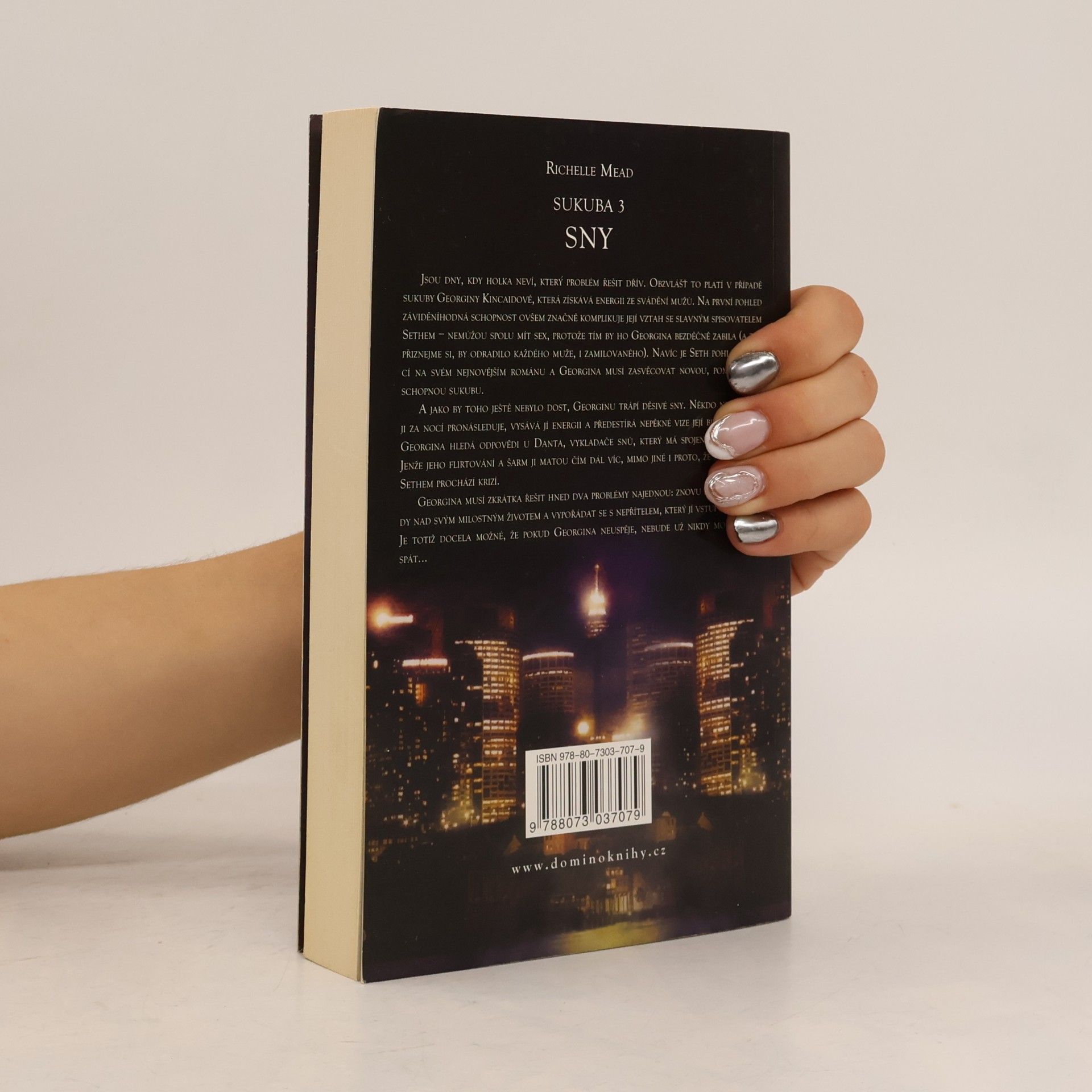 Richelle Mead Sny. Sukuba. 3. díl
