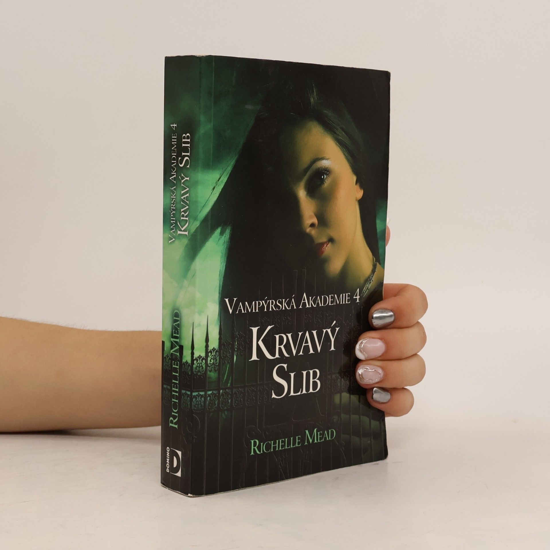 Richelle Mead Vampýrská akademie 4: Krvavý slib