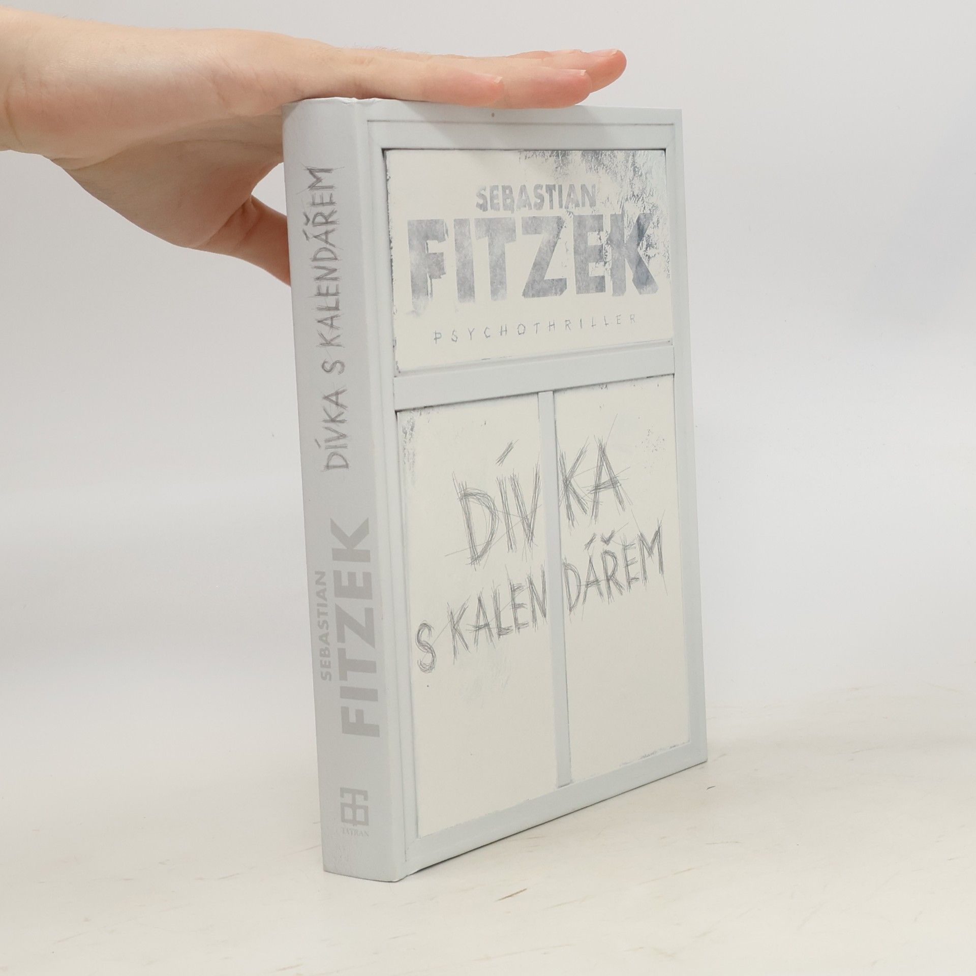 Dívka s kalendářem