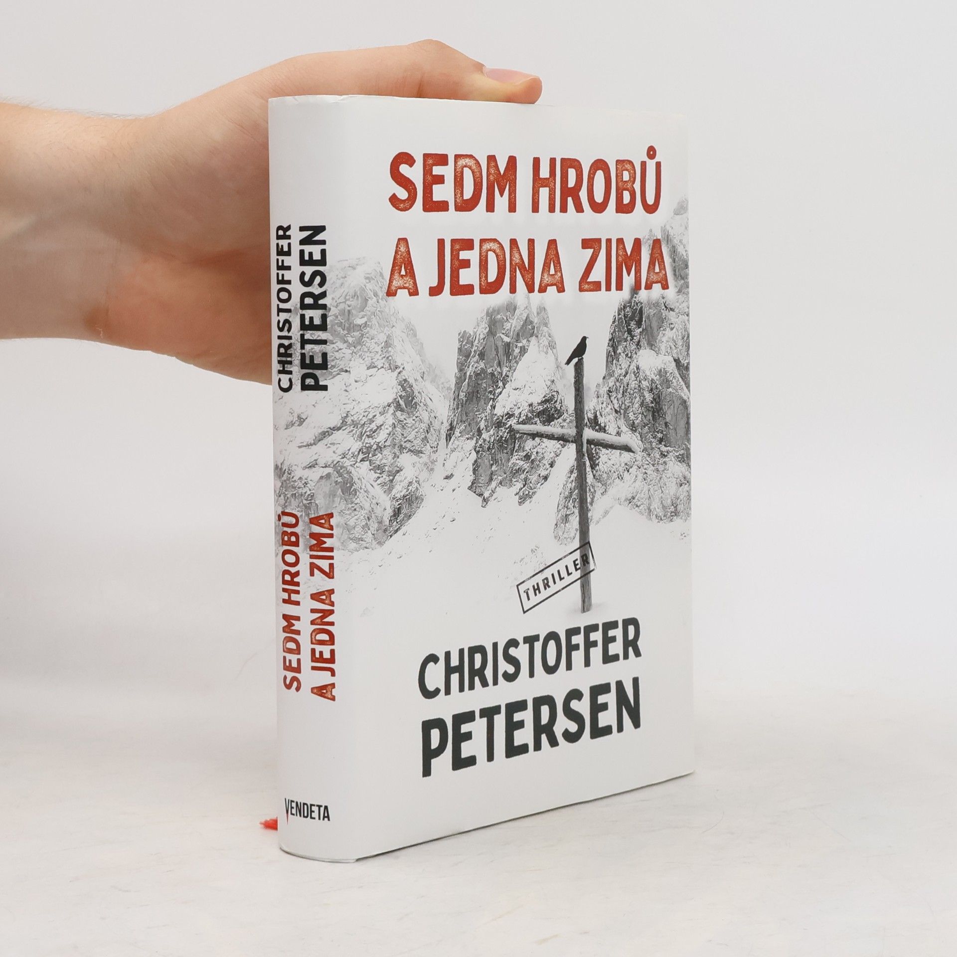 Christoffer Petersen Sedm hrobů a jedna zima