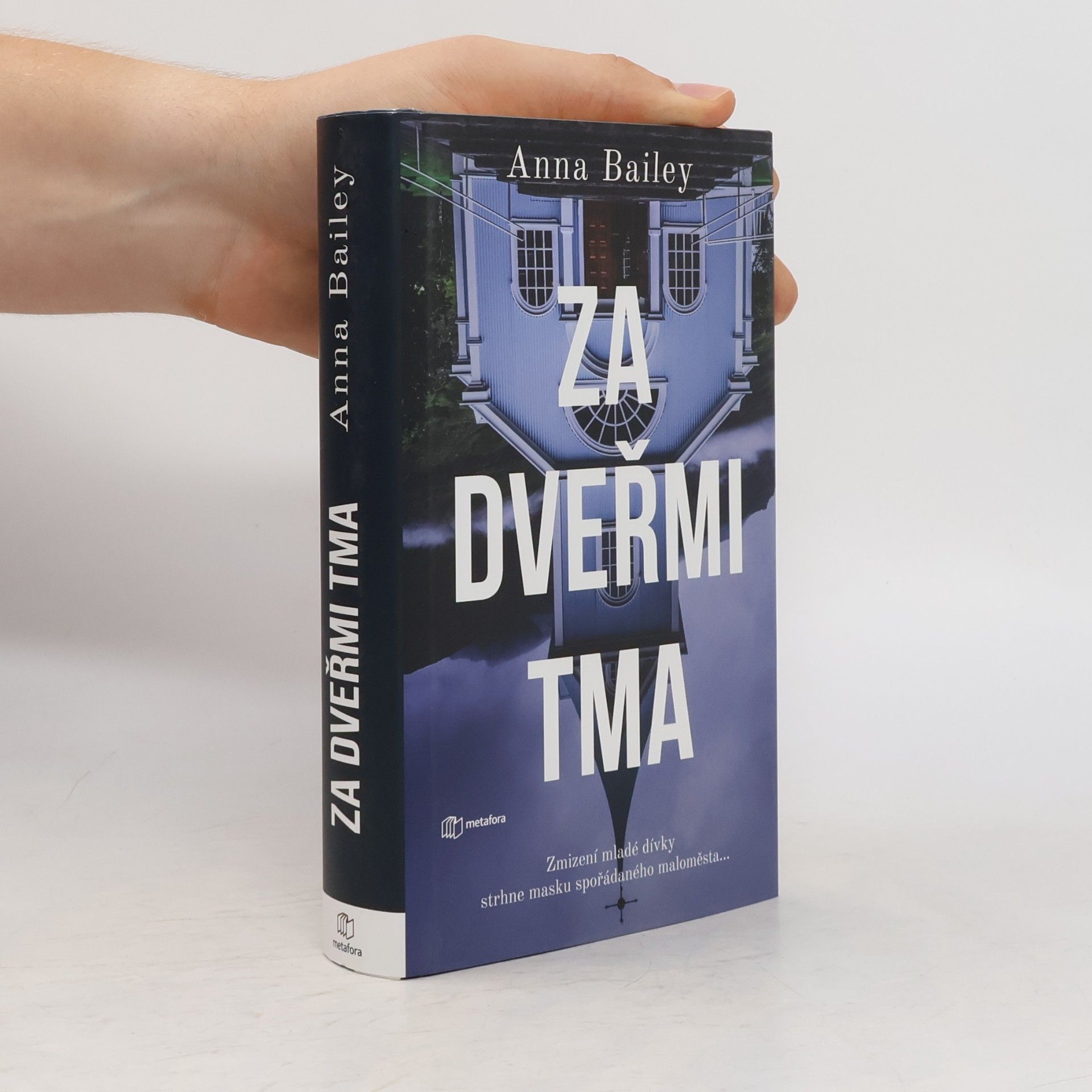 Anna Bailey Za dveřmi tma