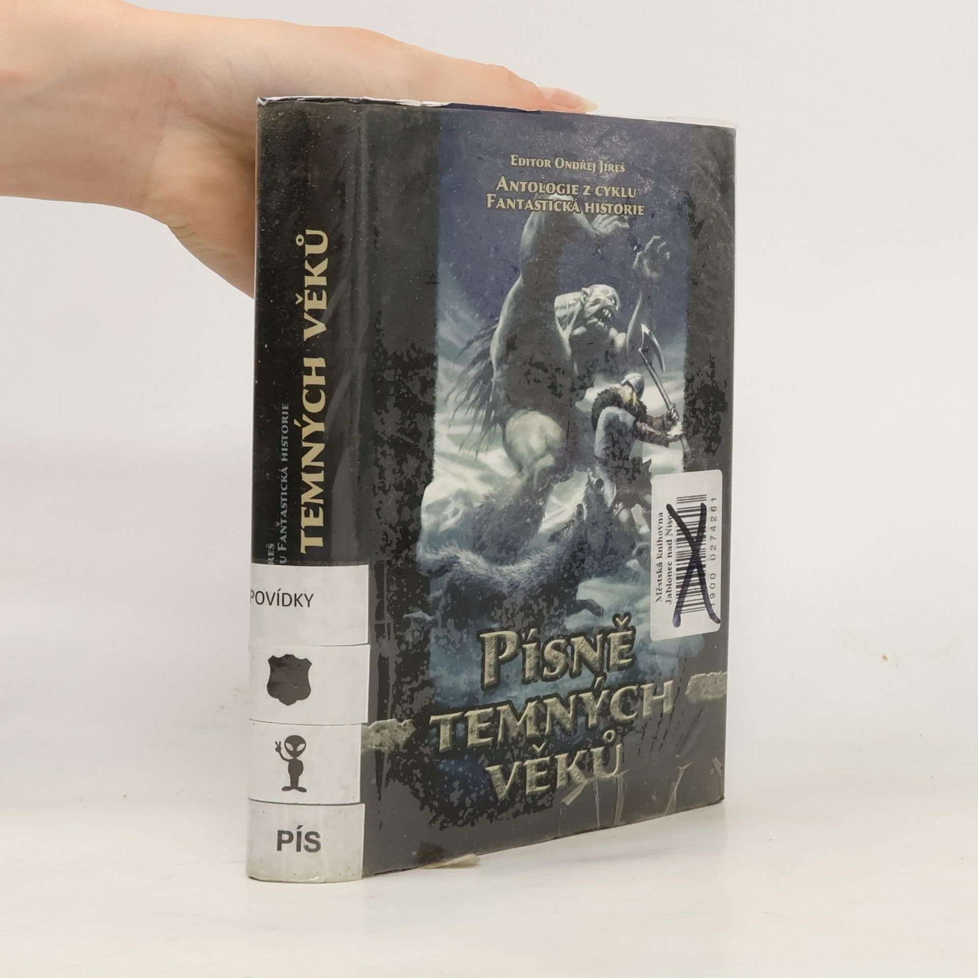 Písně temných věků : fantastická historie