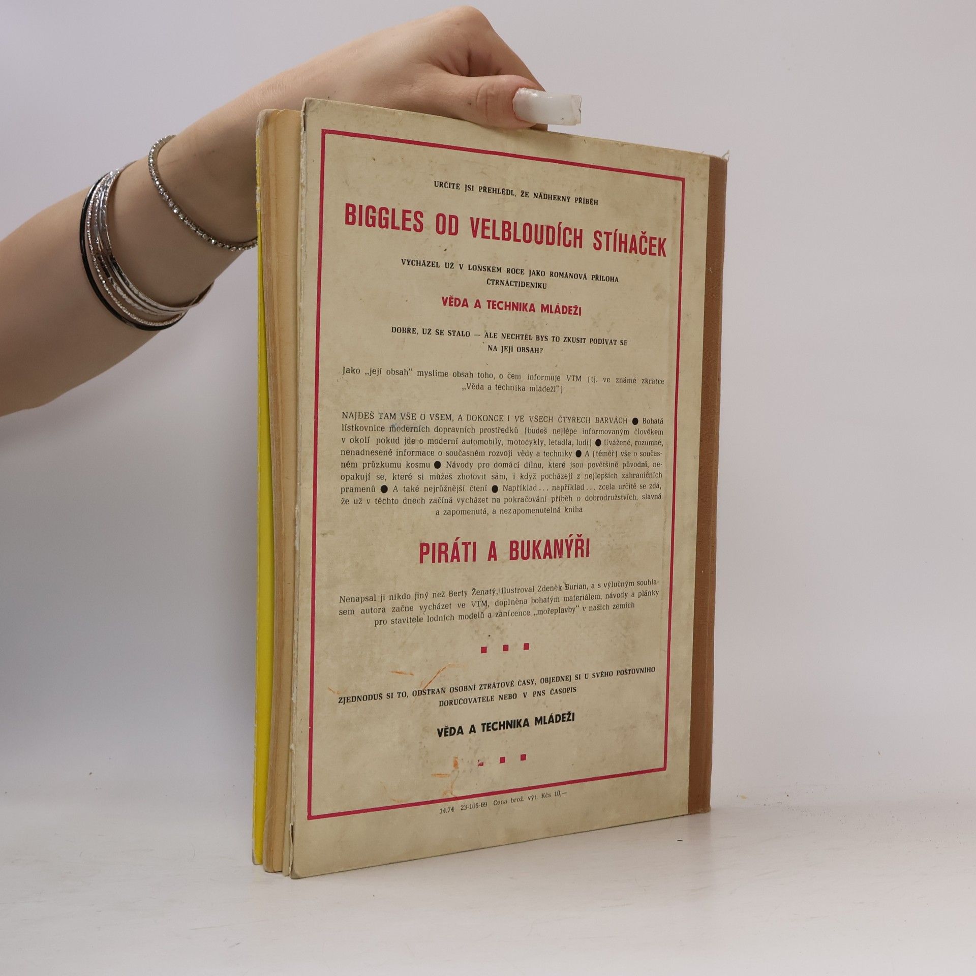 W. E. Johns Biggles od velbloudích stíhaček