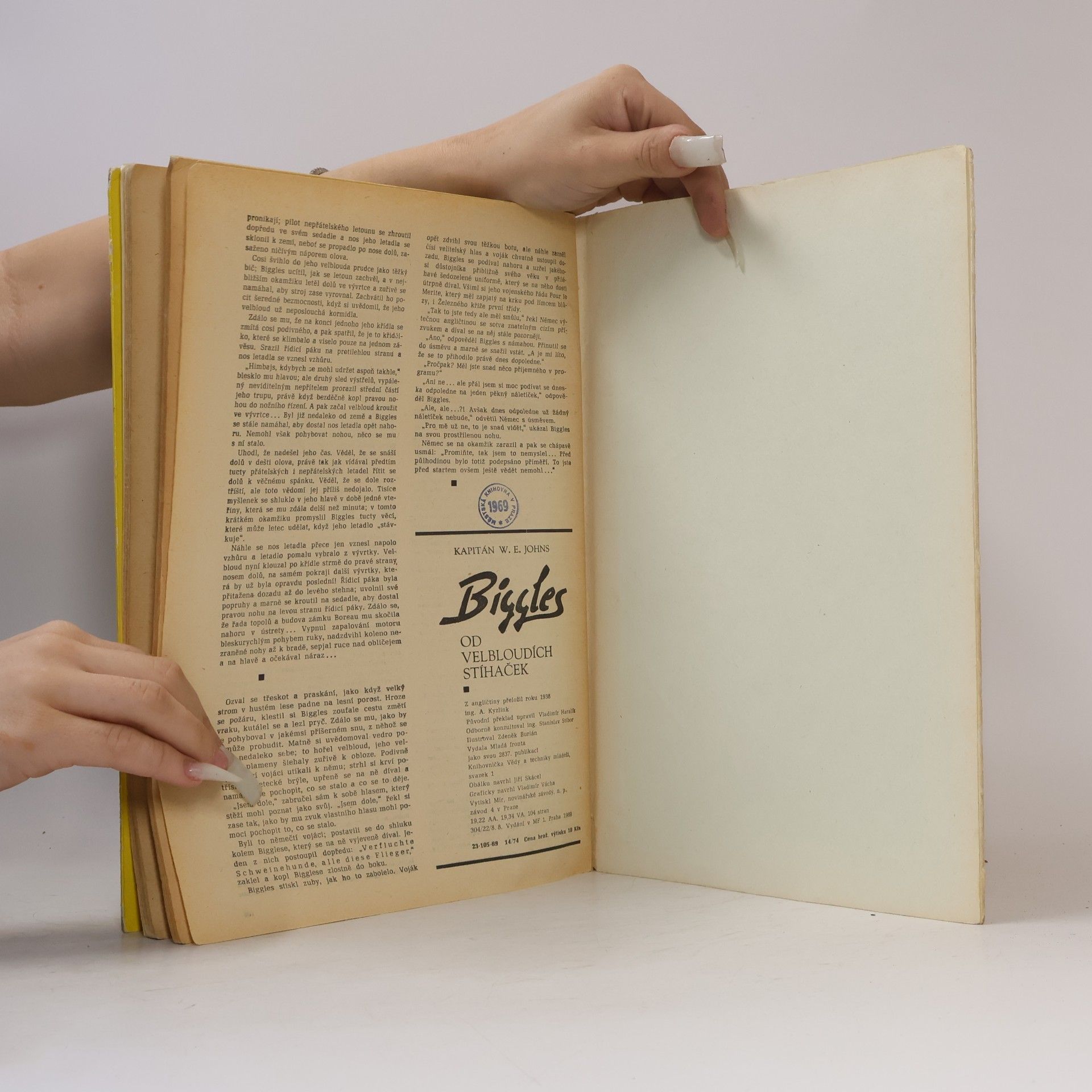 W. E. Johns Biggles od velbloudích stíhaček