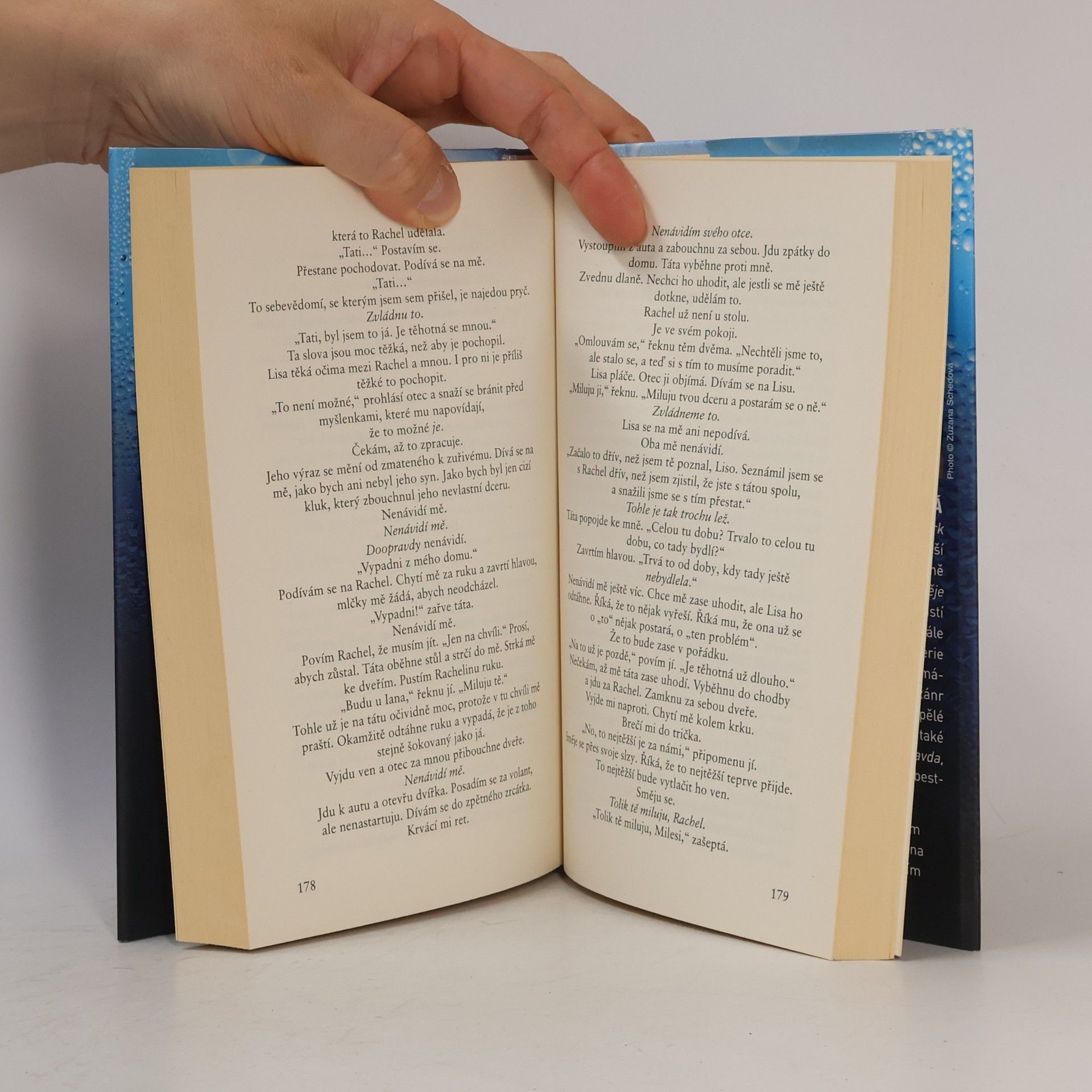 Colleen Hoover Odvrácená tvář lásky
