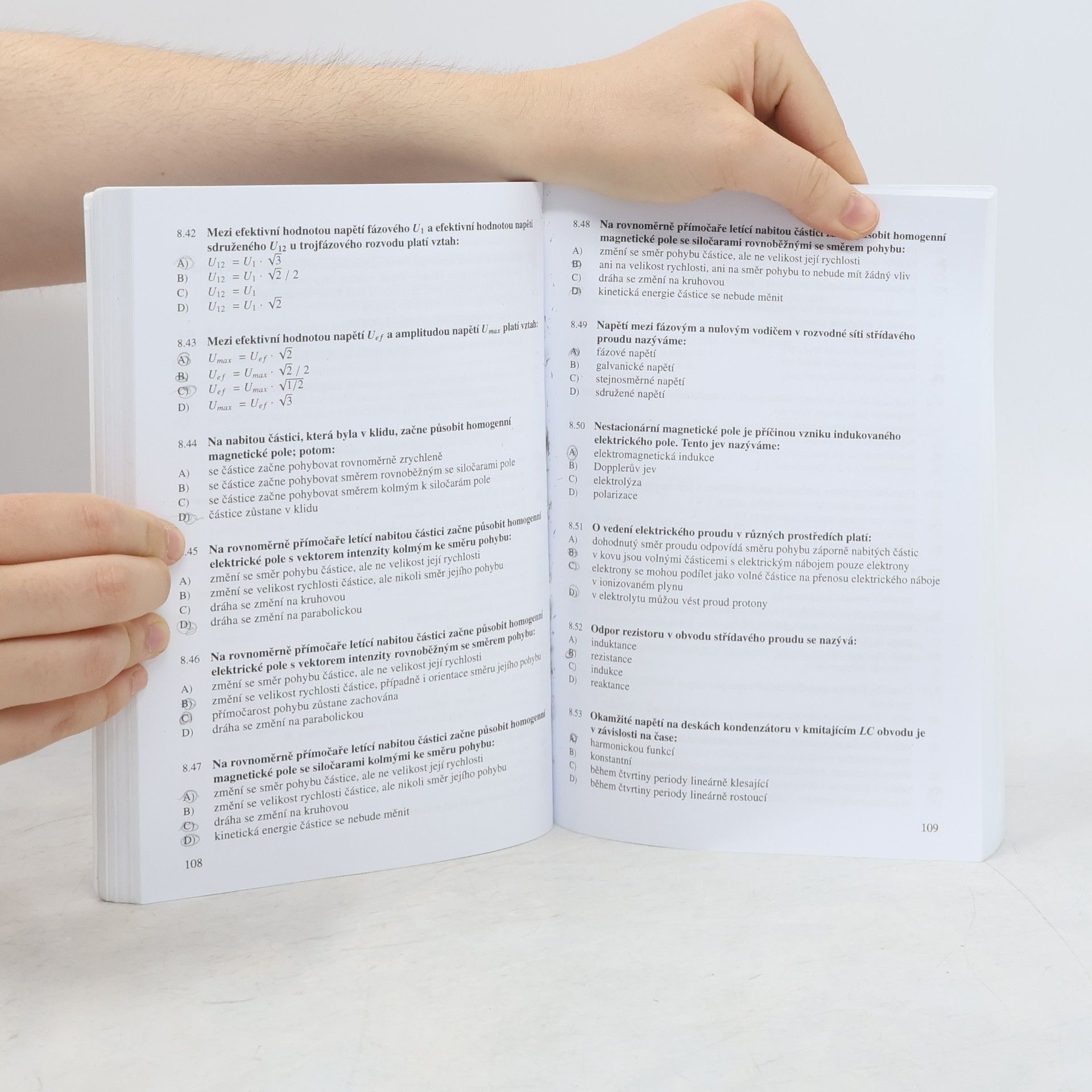 Various authors Modelové otázky z fyziky pro přijímací zkoušky