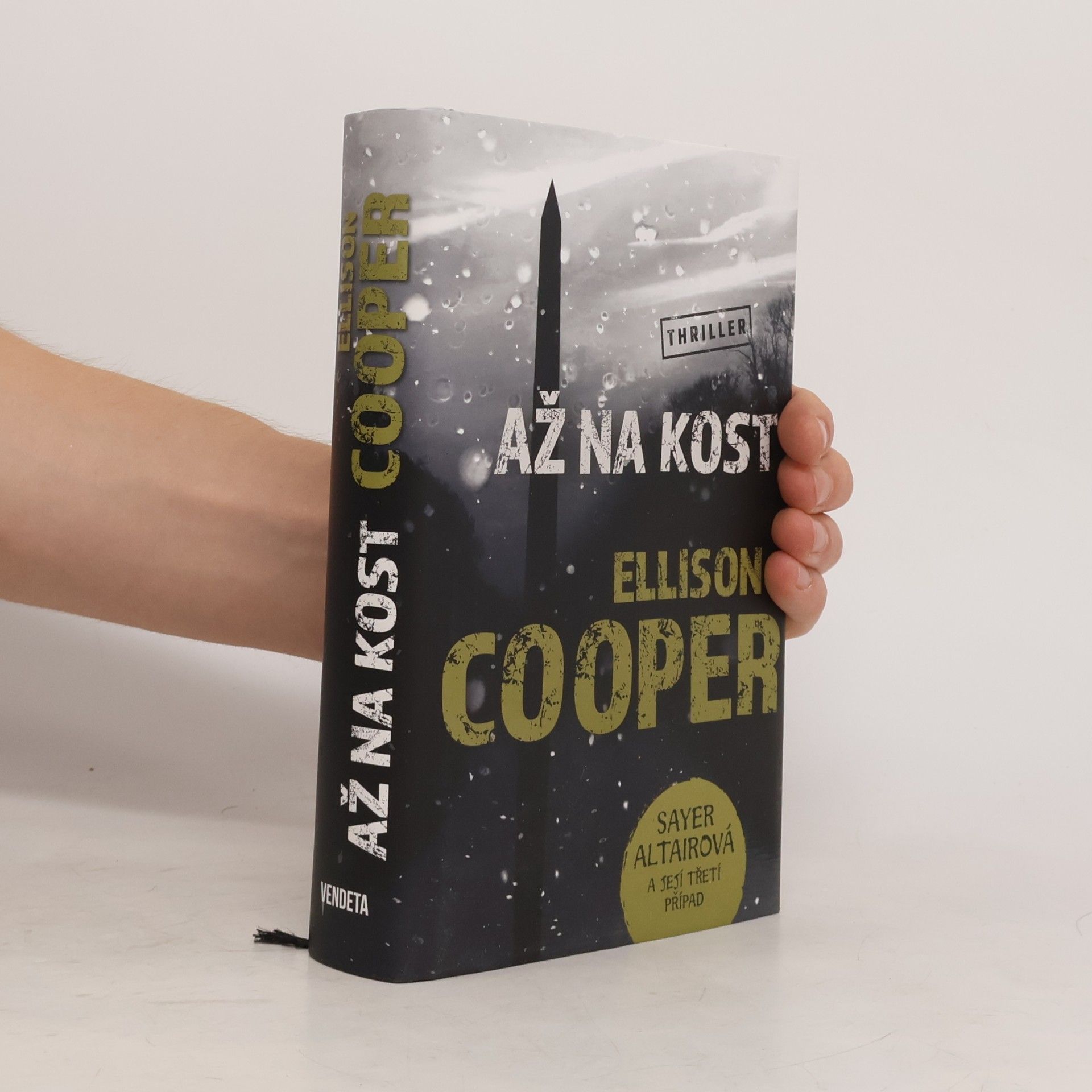 Ellison Cooper Až na kost