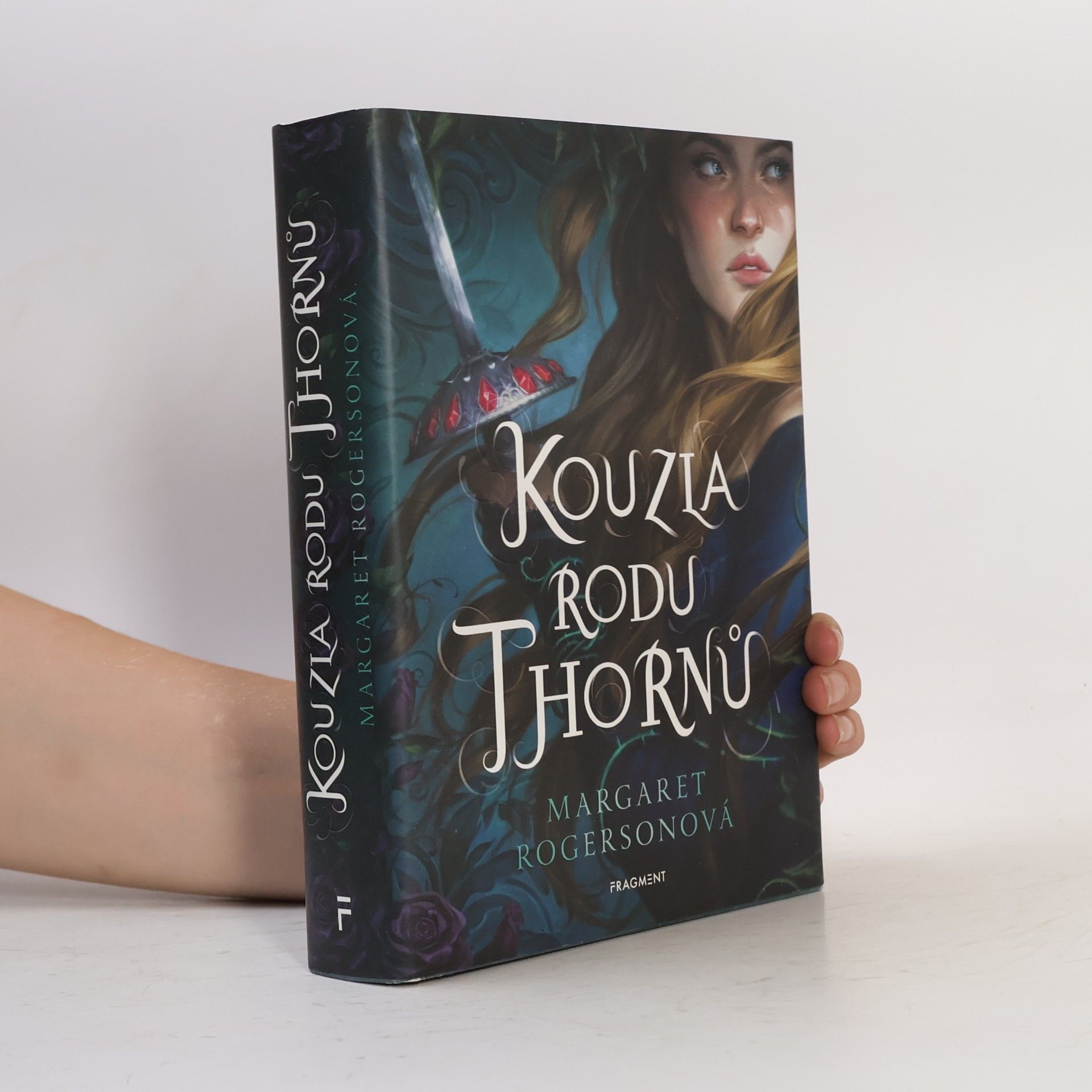 Margaret Rogerson Kouzla rodu Thornů