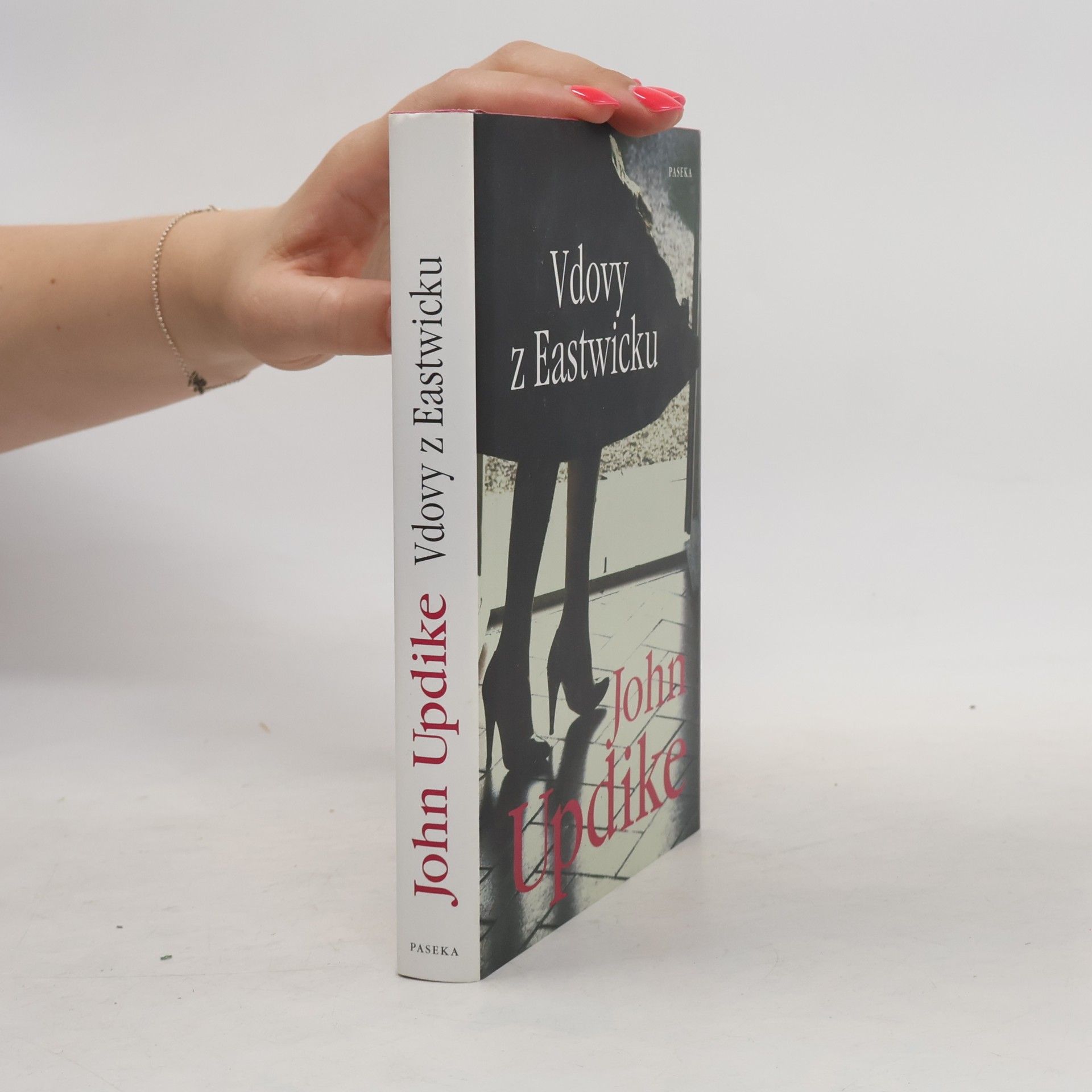 John Updike Vdovy z Eastwicku