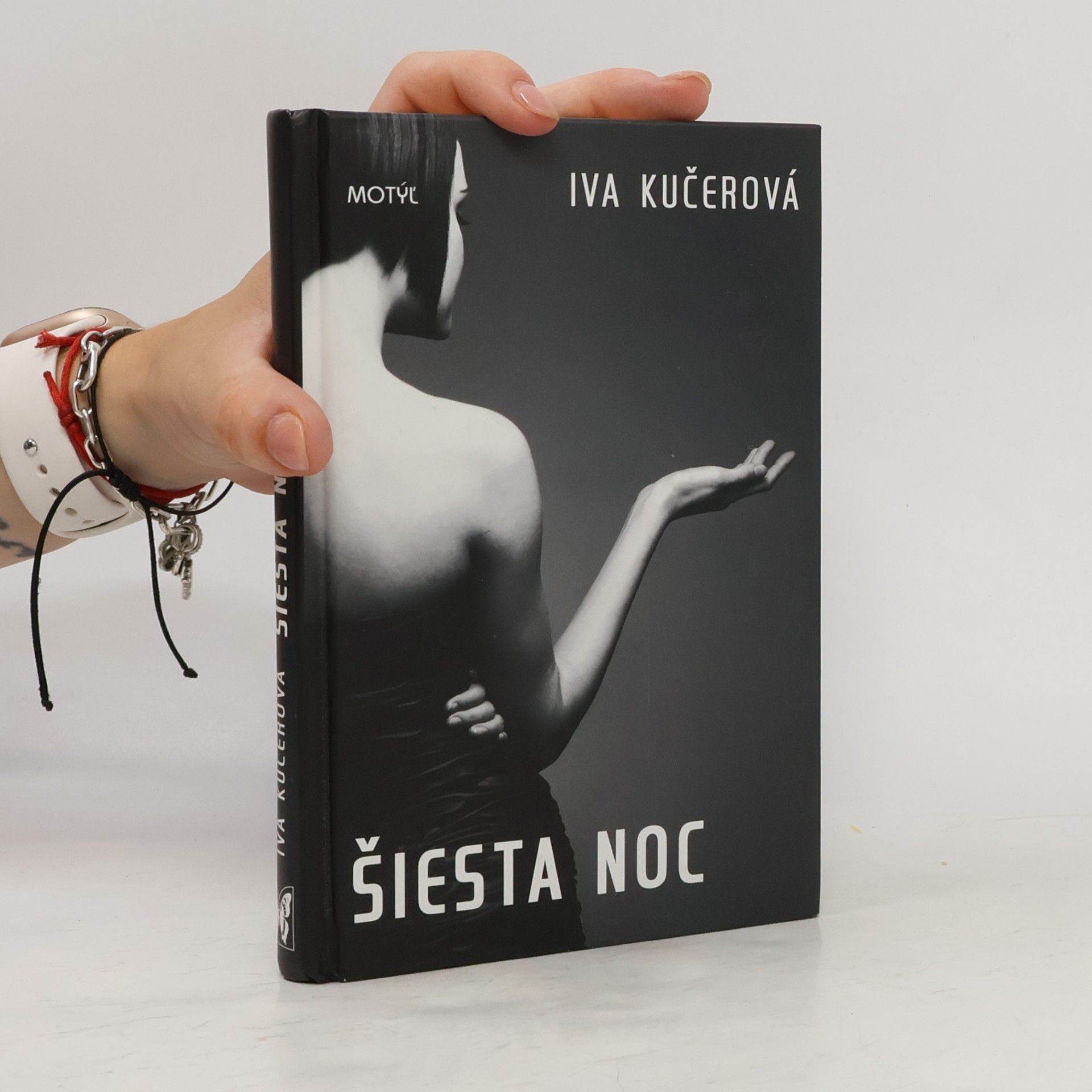 Iva Kučerová Šiesta noc