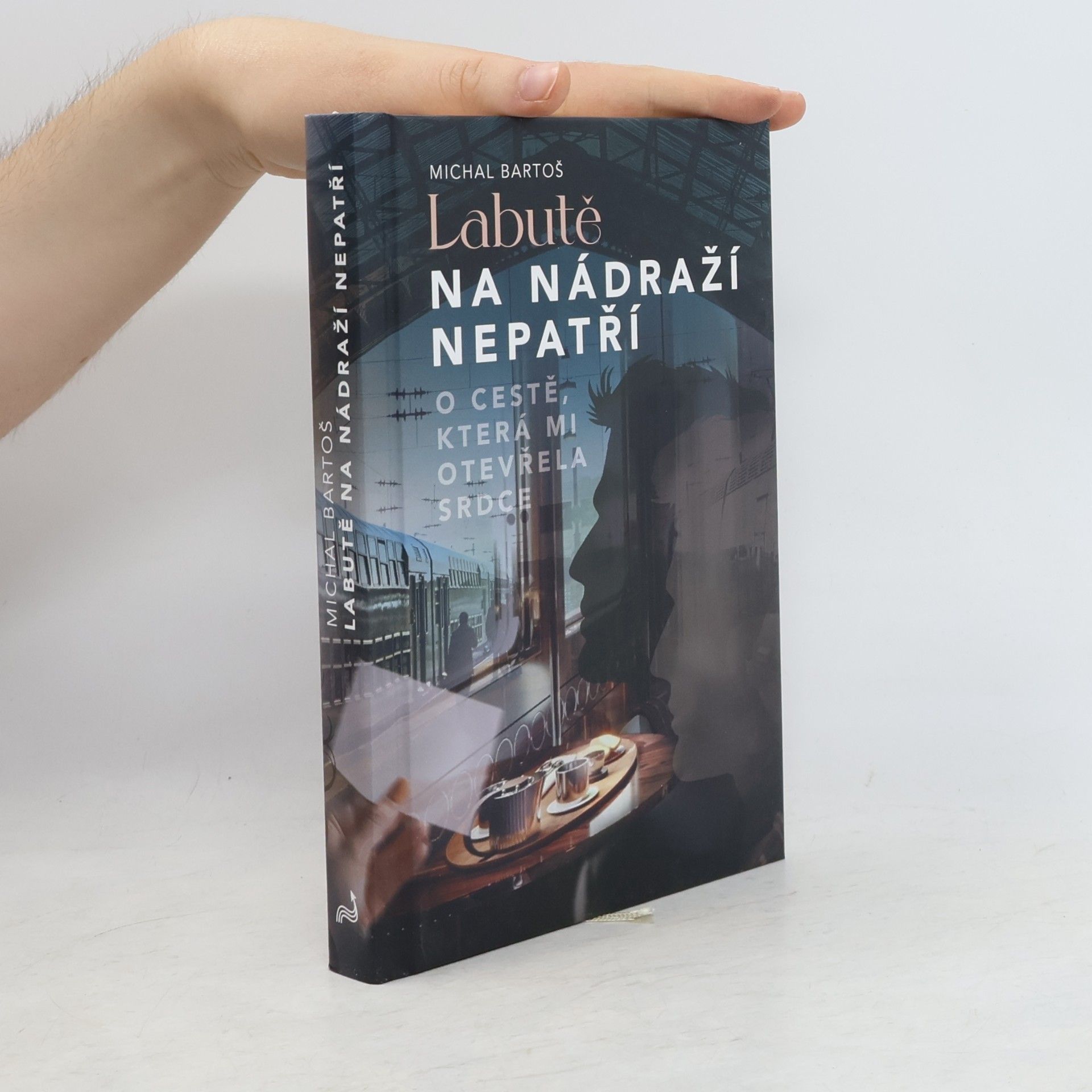 Michal Bartoš Labutě na nádraží nepatří